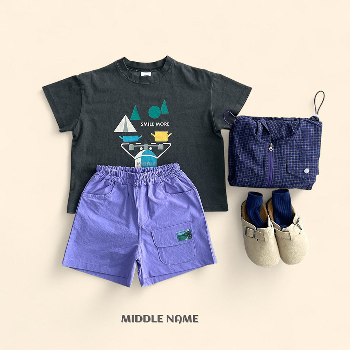 🇰🇷middle name tee