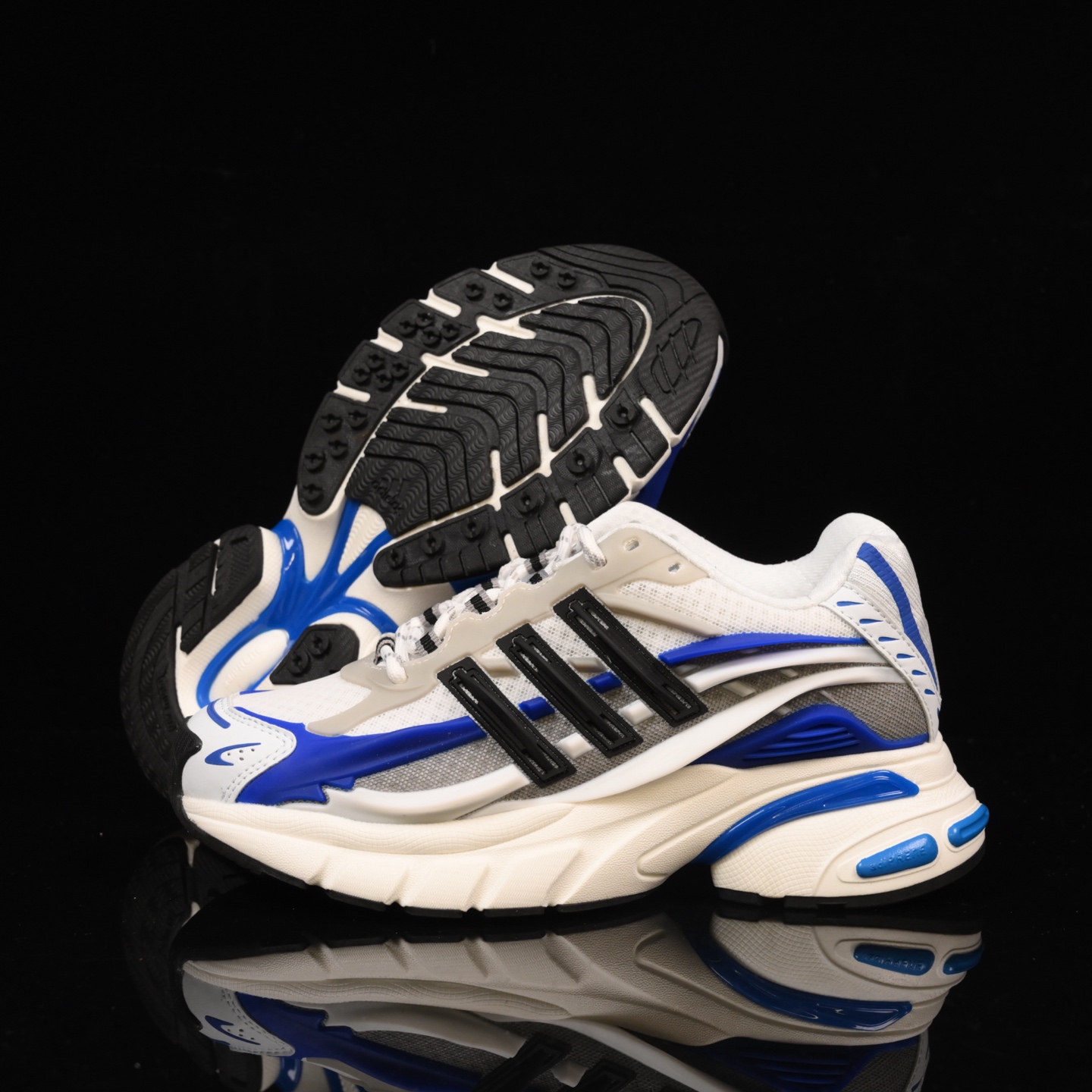 Pharrell Williams x Adidas Adistar Jellyfish 