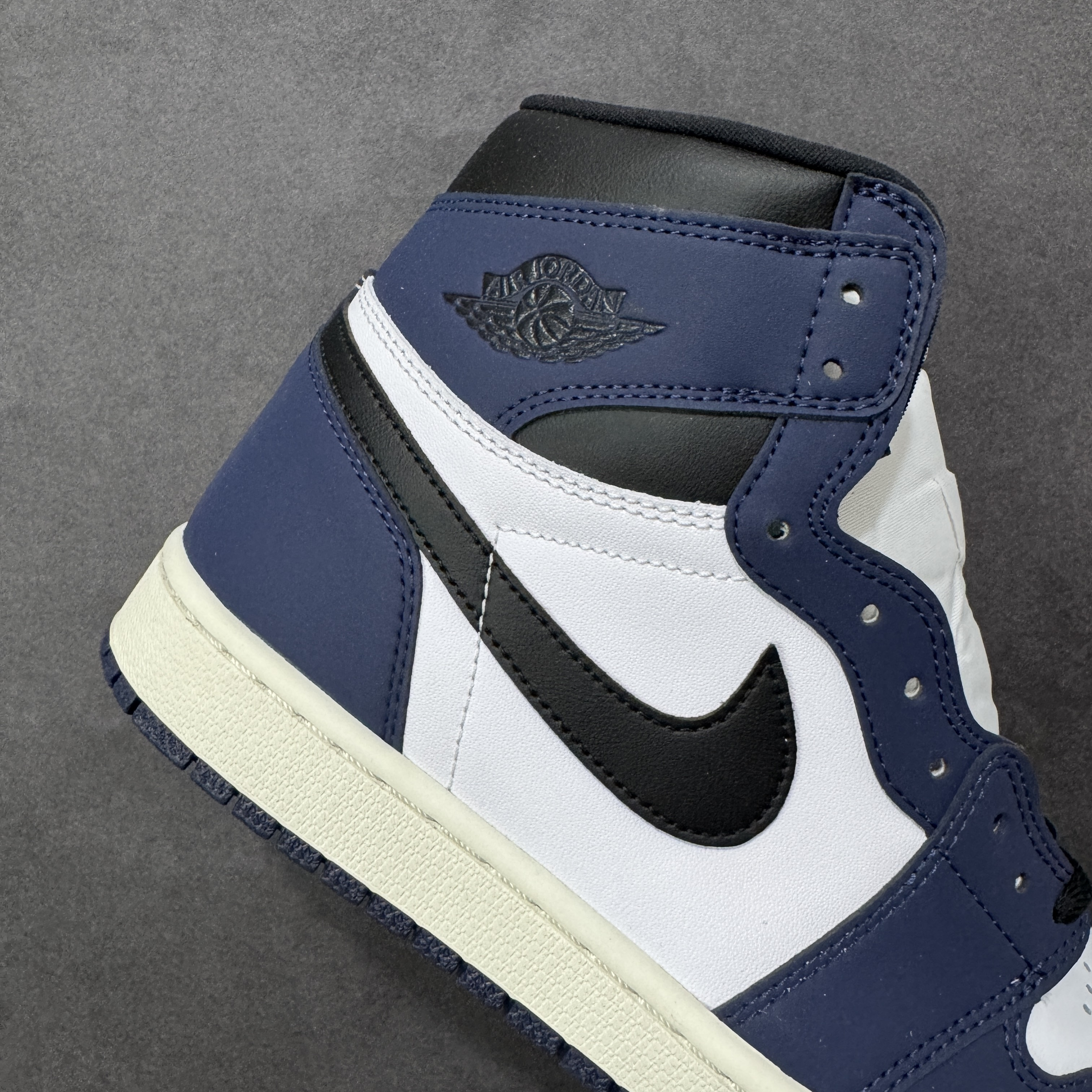 Nike Air Jordan 1 Retro High OG DZ5485-401