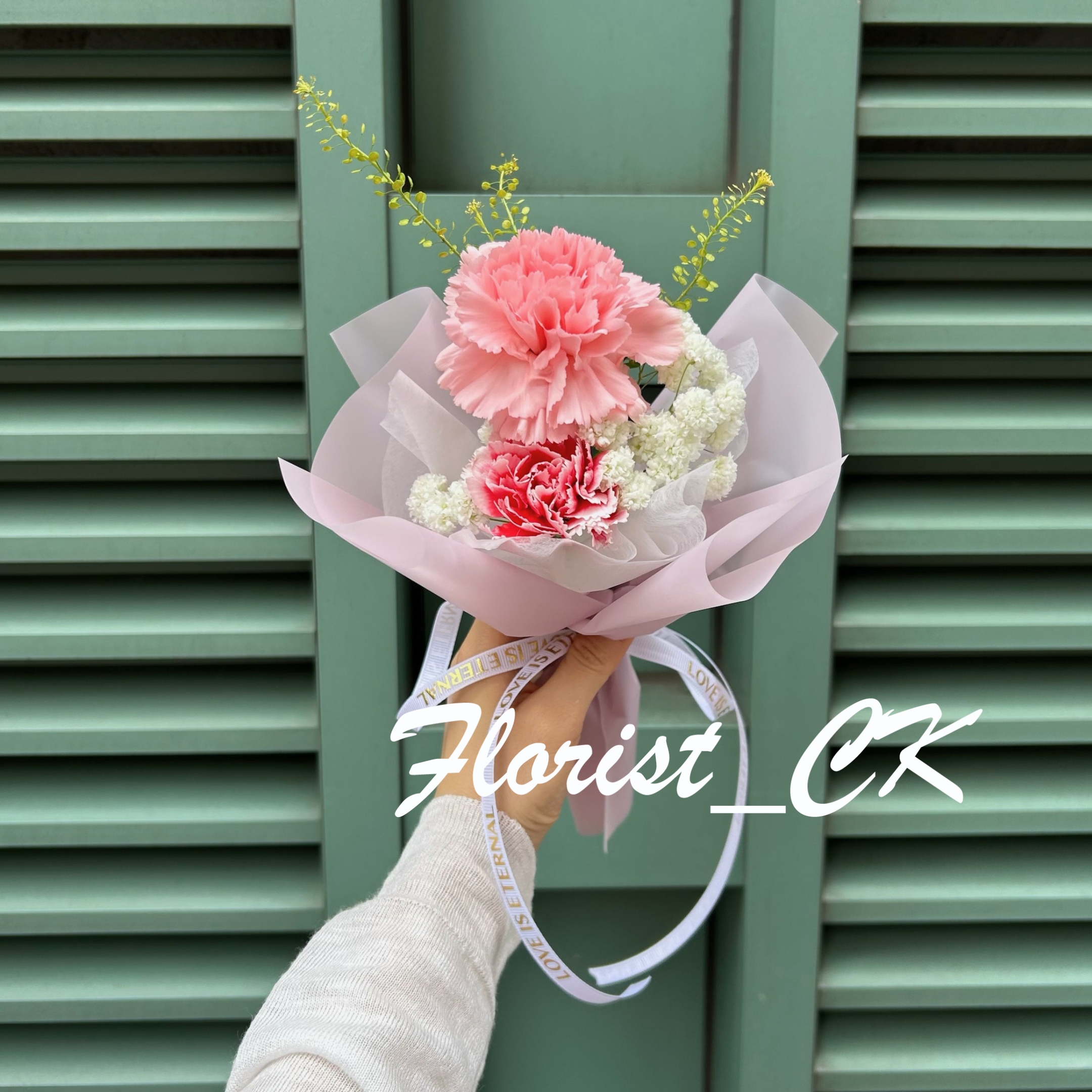 【2026 母親節推介】Luminary Petite｜迷你康乃馨玫瑰鮮花小花束  (預訂款，只限5月4日至10日限量供應)