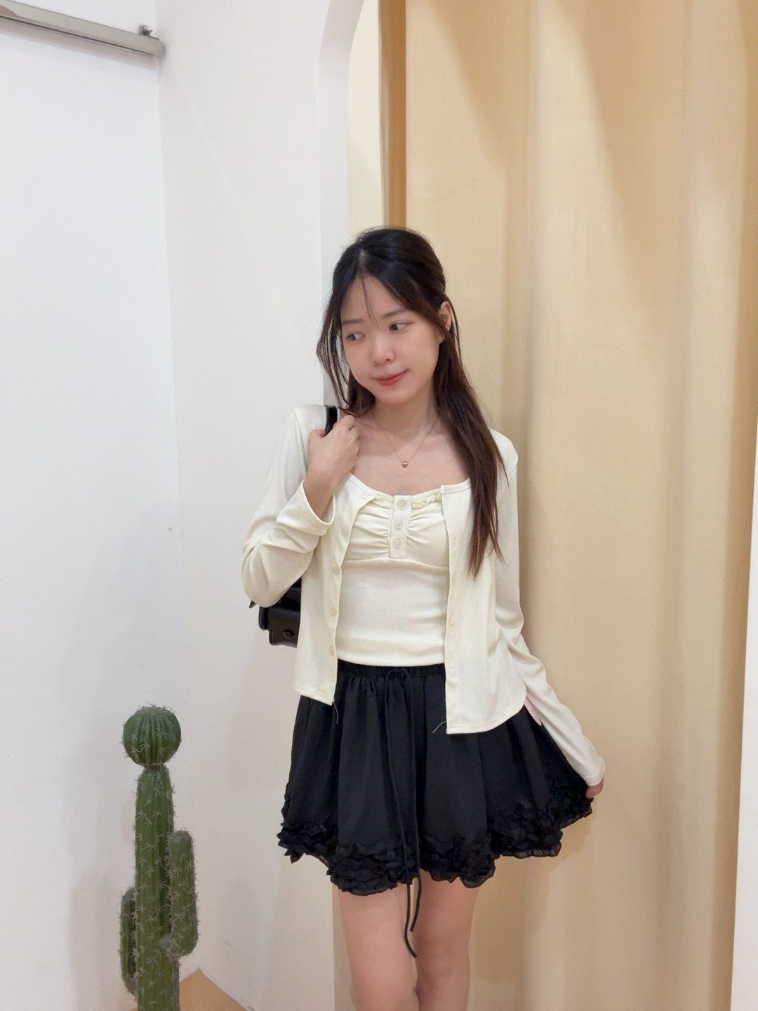 温柔风蕾丝花边吊带背心+开衫外套两件套 R2848