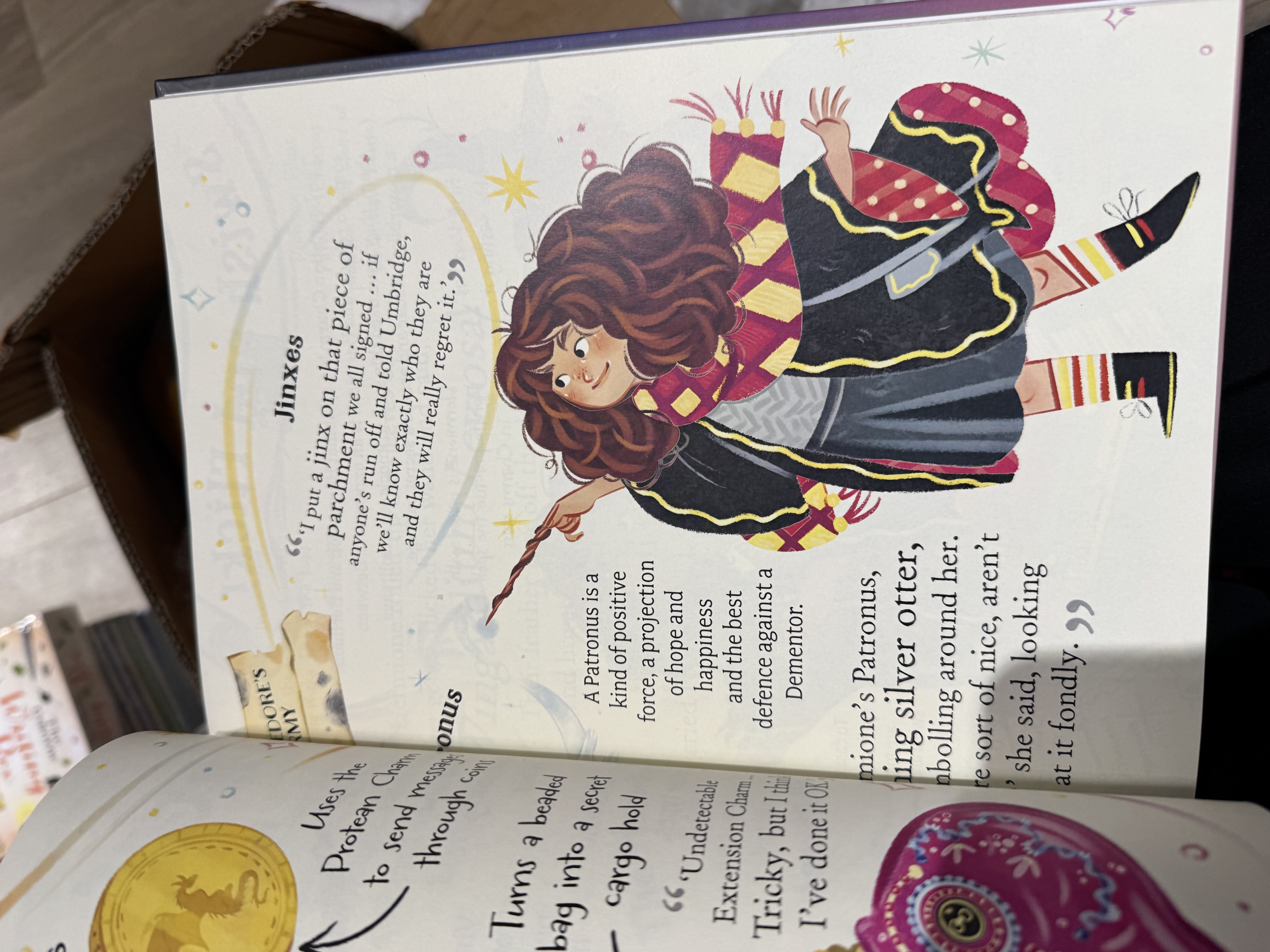 新書速遞 Pocket Potters 口袋哈利波特 哈迷必入系列 · POCKET POTTERS · LITTLE GUIDES TO THE · Harry Potter STORIES BY J.K. ROWLING · LUNA LOVEGOOD & DUMBLEDORE 🏰每一本都是獨立的角色小傳記濃縮了J.K.J.K.Rowling羅琳筆下的魔法世界！ 🧡