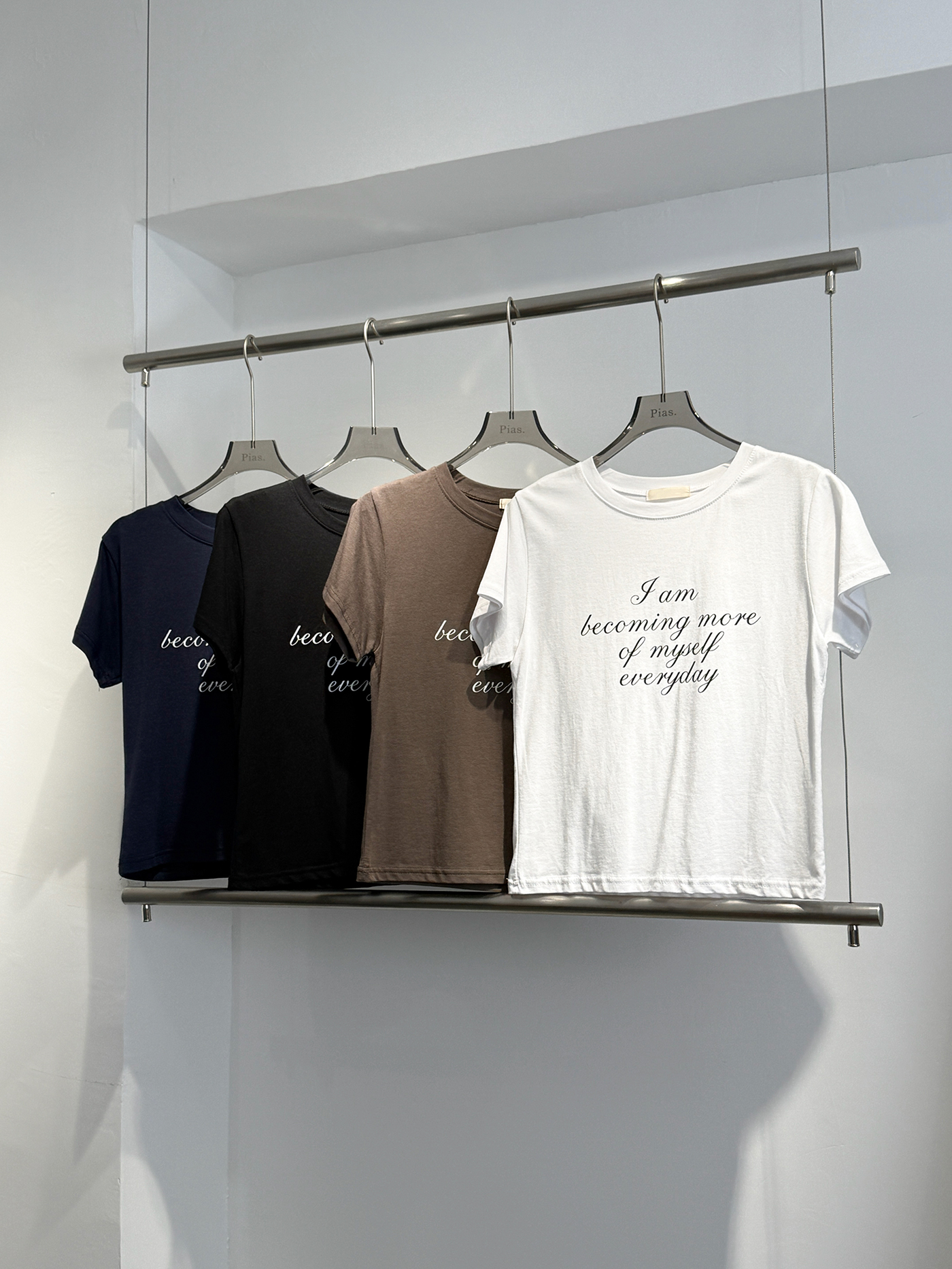 𝐒𝐥𝐢𝐦 𝐟𝐢𝐭 𝐜𝐮𝐫𝐬𝐢𝐯𝐞 𝐥𝐞𝐭𝐭𝐞𝐫 𝐩𝐫𝐢𝐧𝐭 𝐭-𝐬𝐡𝐢𝐫𝐭