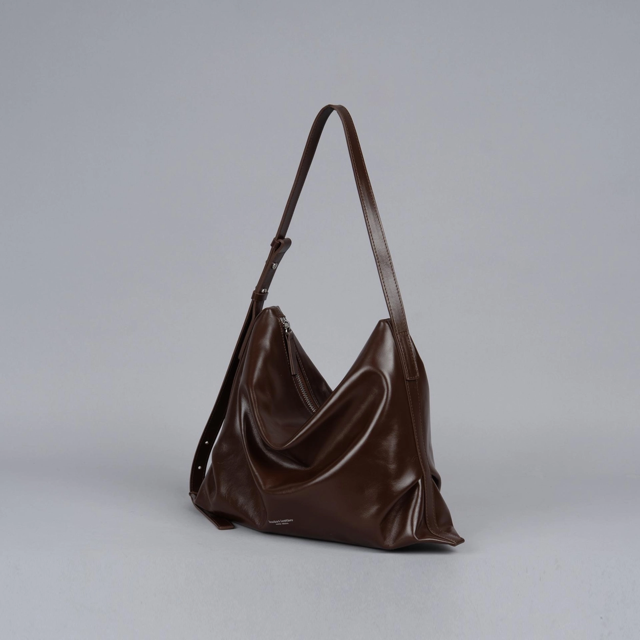 預購_牛皮亮面 Day Shoulder (L) By Bucks & leather