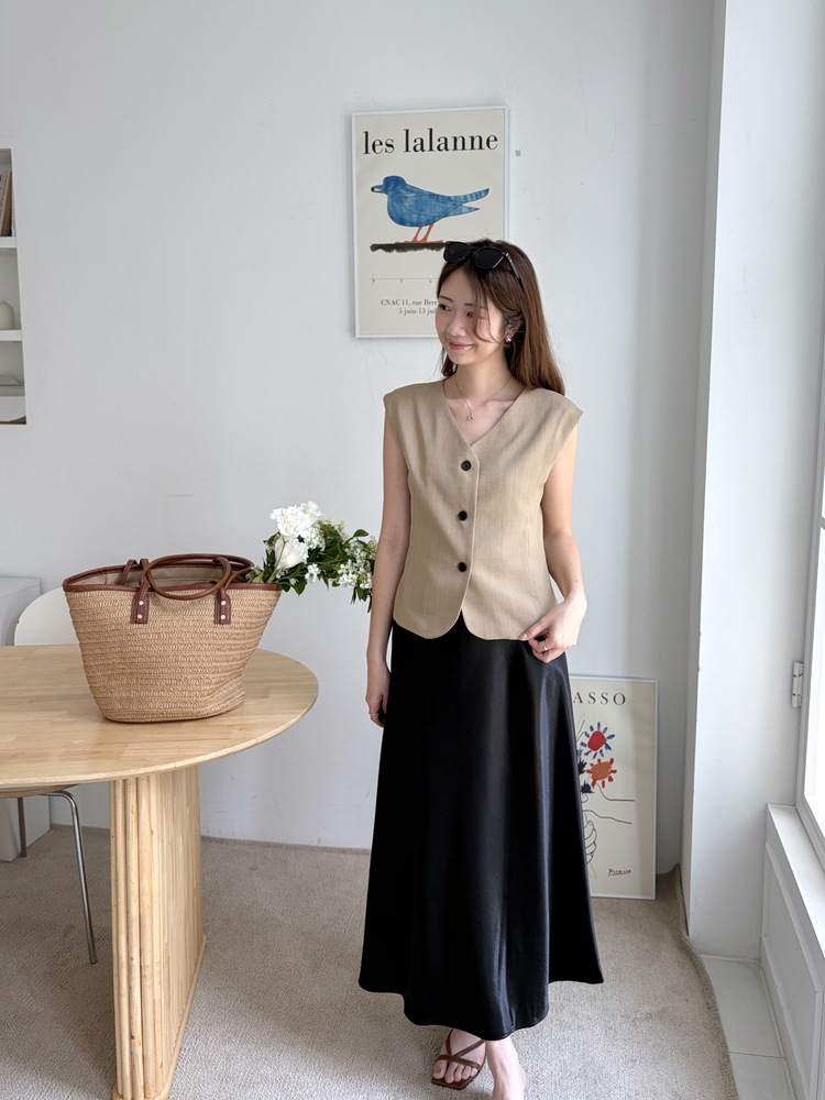 Satin Structured Skirt (Black)
