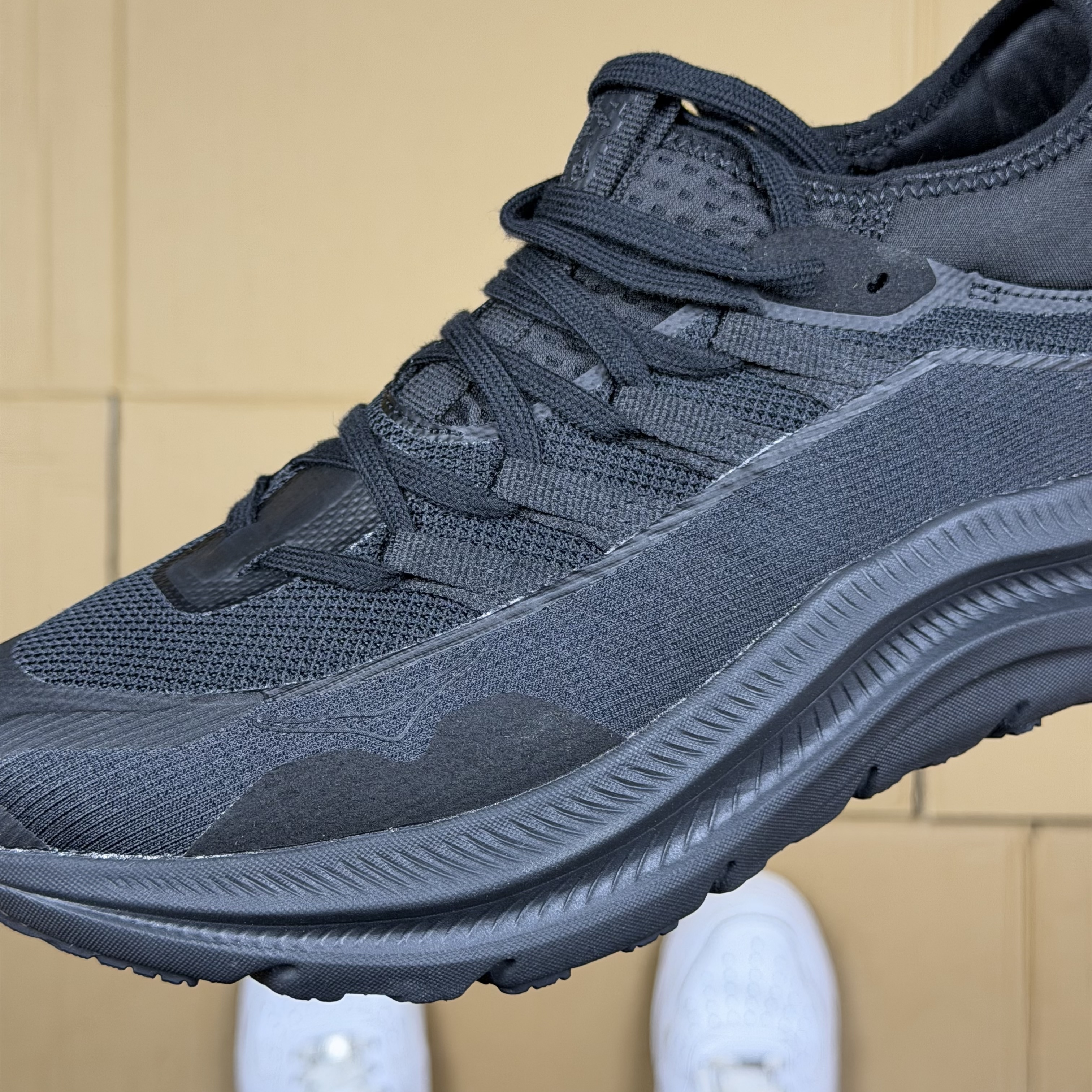 Hoka One One Kawana Mid