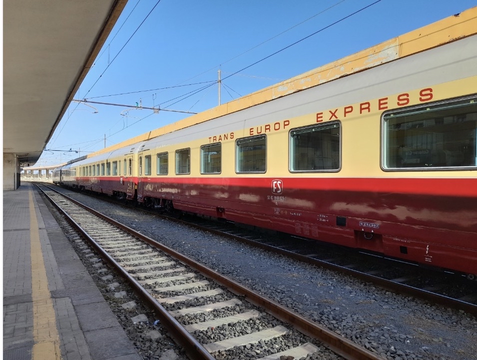 ROCO 45640 TEE 開放式客車 FS 61 83 18-90 953-7 全新原包裝