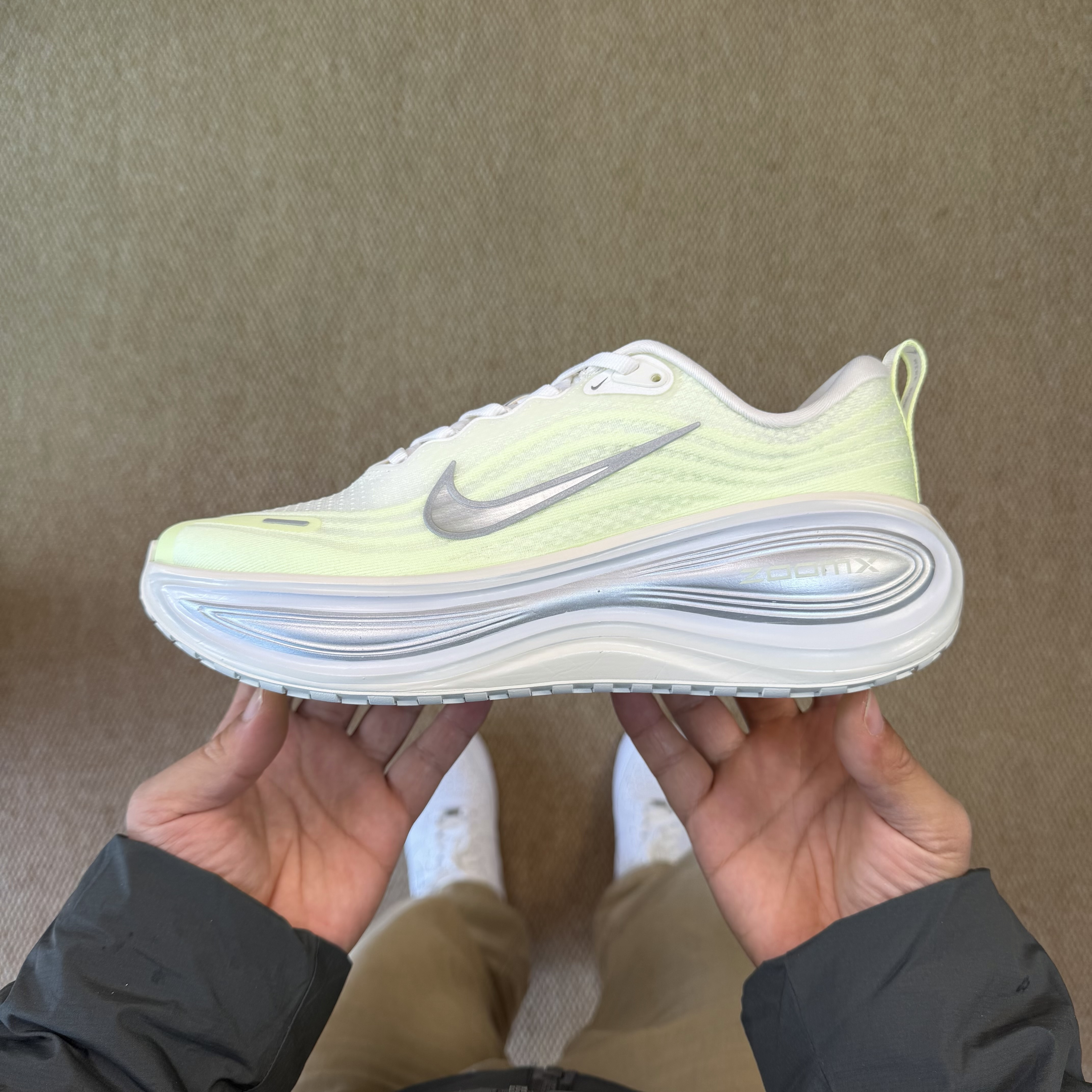 Nike Vomero Plus HV8150-103