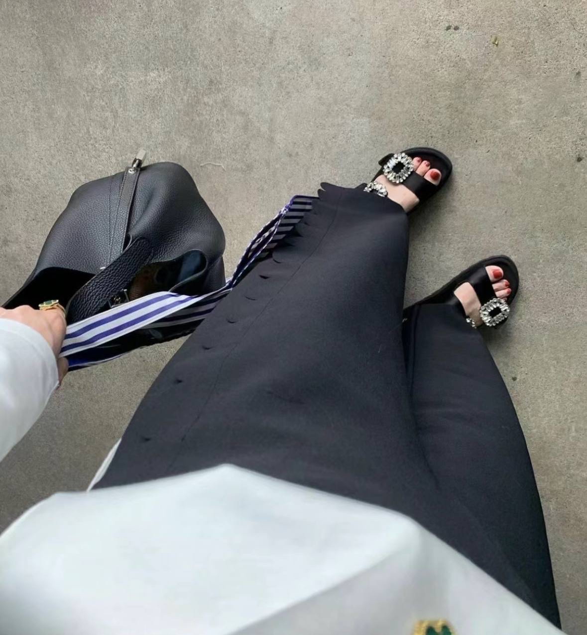 經典款🎀 訂貨📮 RV 鑽扣黑色涼鞋 💖Size 35/36/37/39/40/41