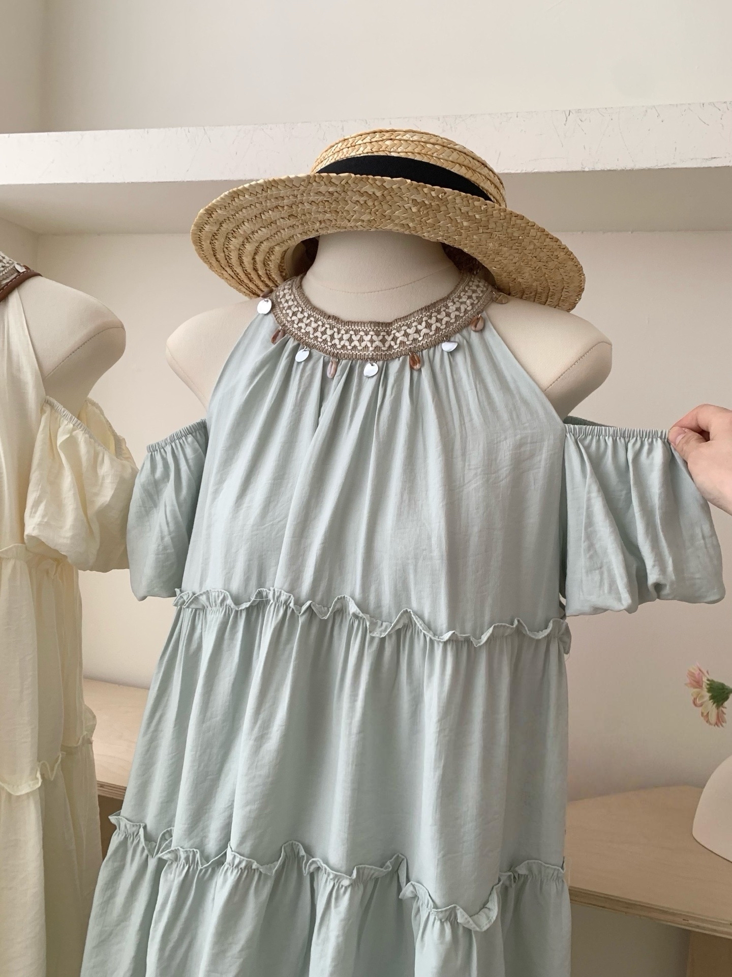 Natasha Bohemia Halterneck Dress 波西米亚度假风挂脖露肩连衣裙👗(3 colors)