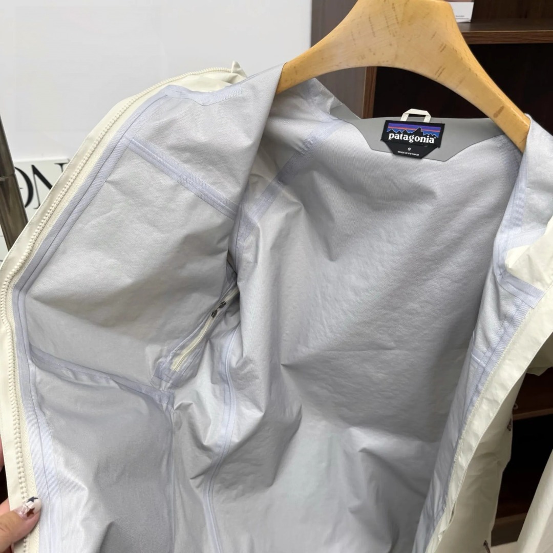 Patagonia Torrentshell 3L 防水衝鋒褸