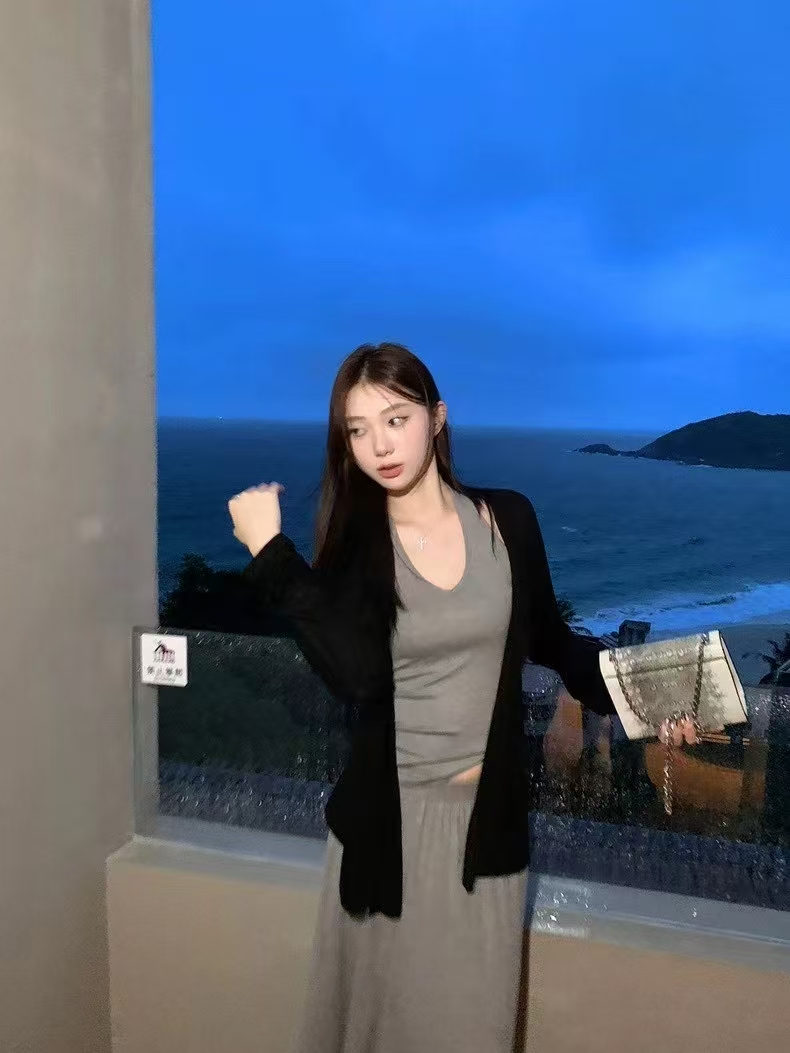 4373 气质慵懒挂脖套装三件套