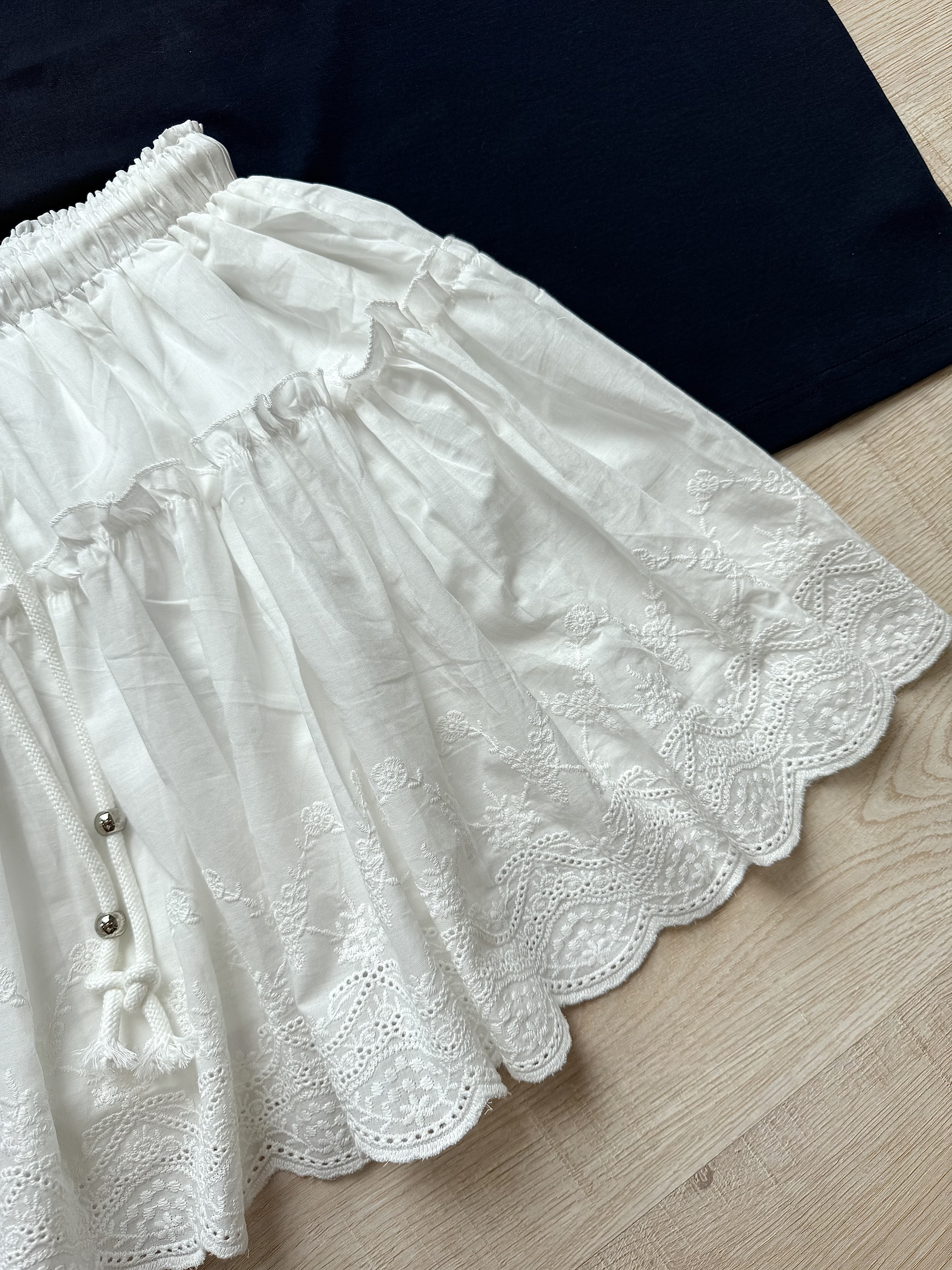 Luna Blossom Embroidery Mini Skirt “ 花漾白月光” 韩系镂空花边刺绣抽绳短裙 ( 1 Colour )