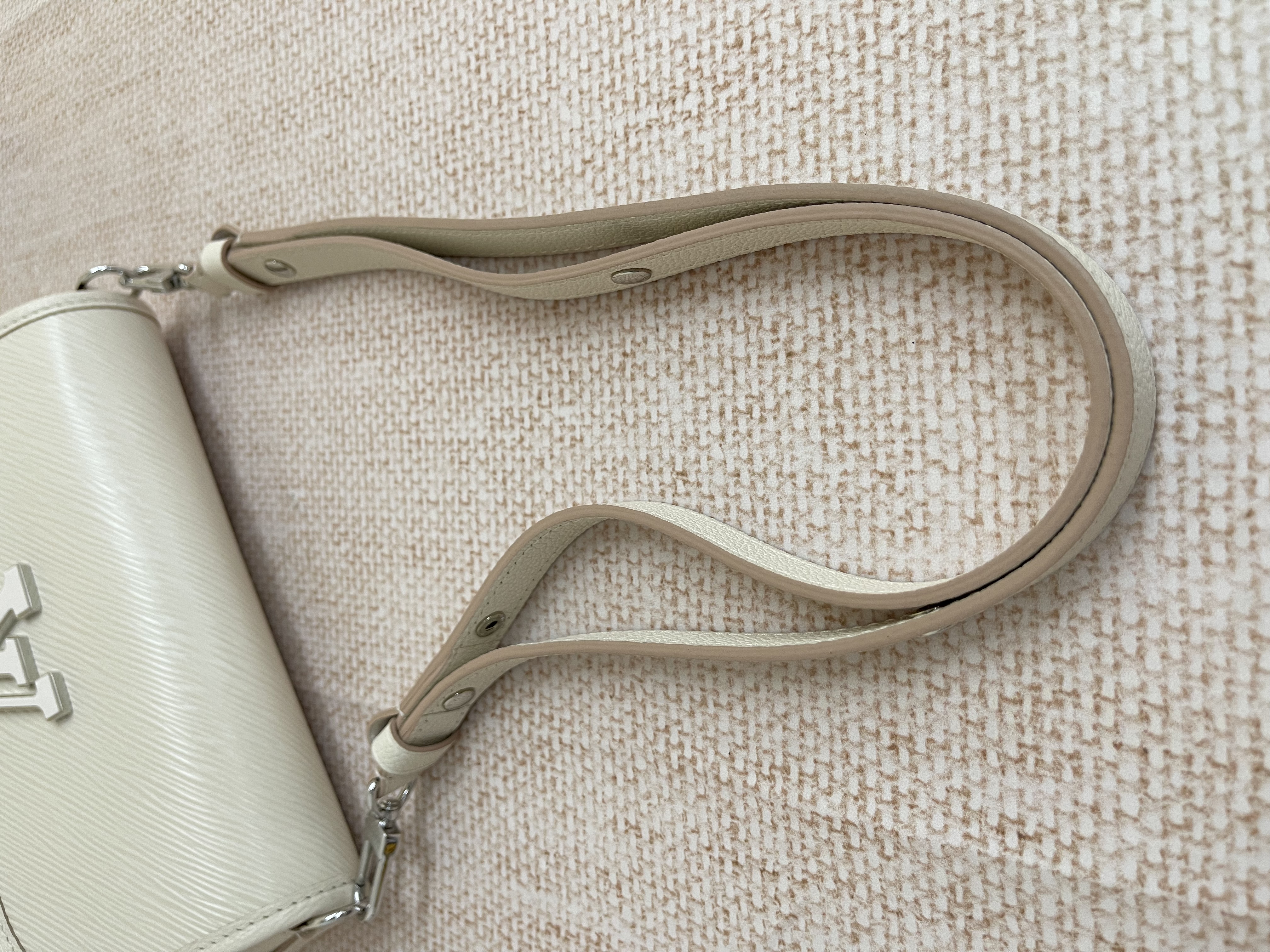 Pre-owned Louis Vuitton Buci/ Product Code: 26022301