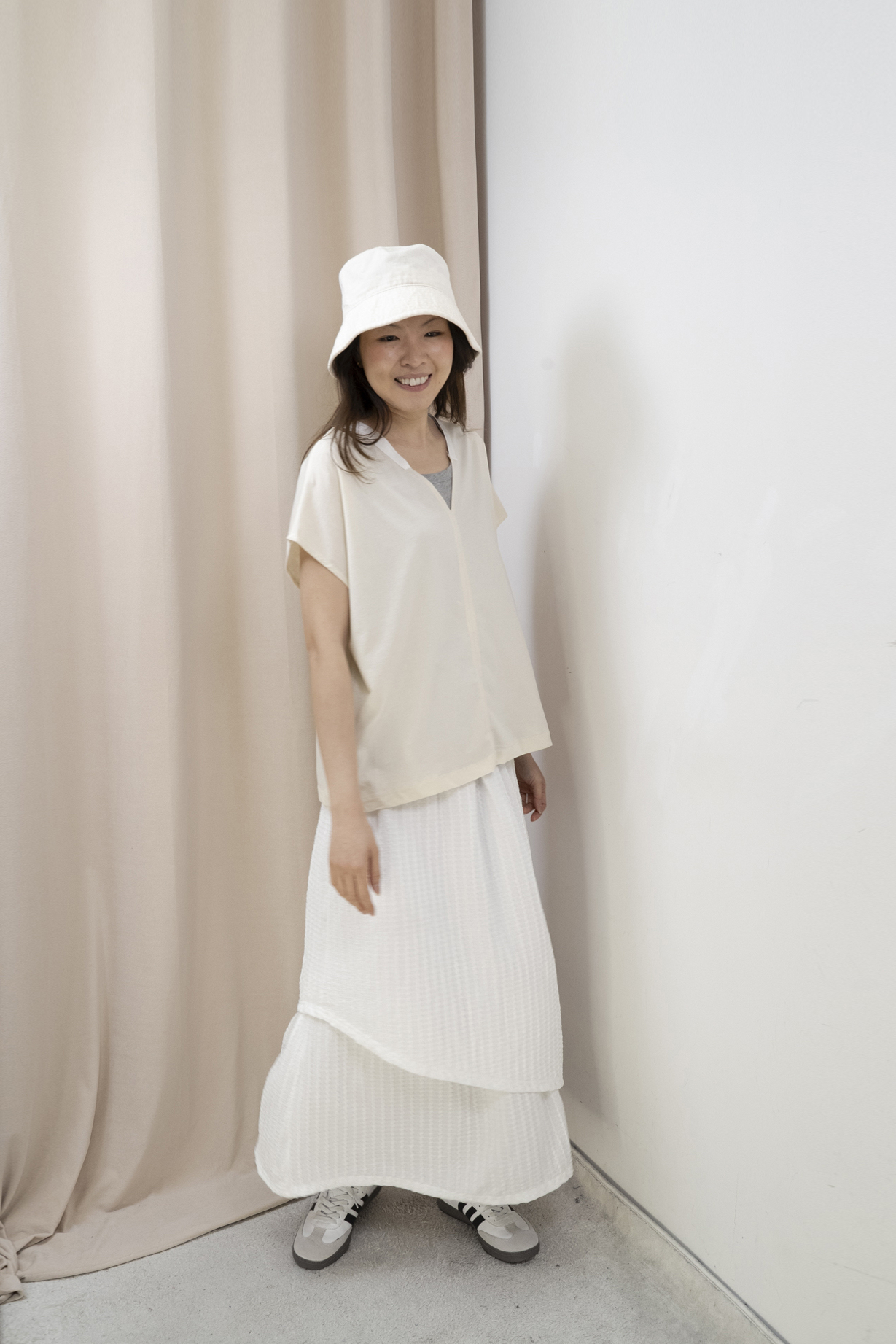 V領柔滑Top(米色）