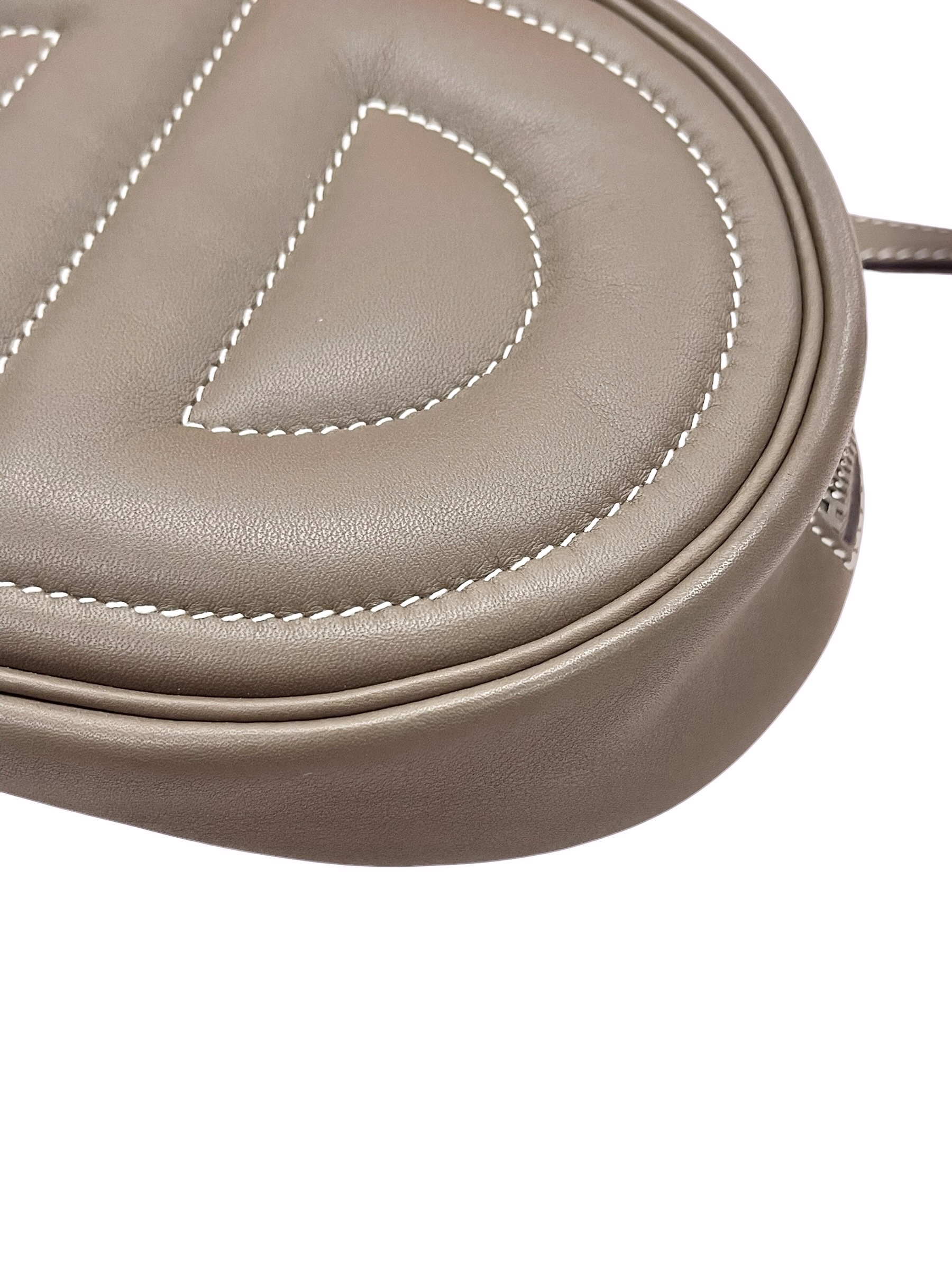 Pre-owned Hermes In The Loop BNANE VEAU Swift Stamp Z / Product Code: 081307