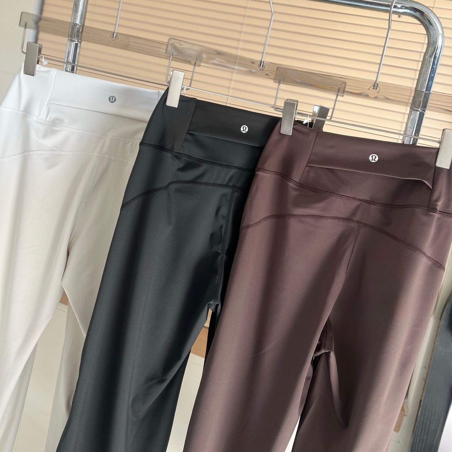 $85條，2條起$75條。lulu口袋瑜伽闊腿褲