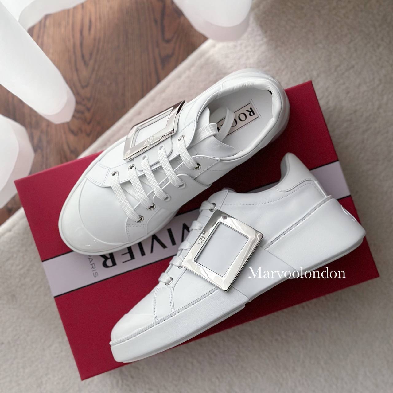 限時優惠💖訂貨📮 RV Viv SNEAKER  超好襯的經典銀扣小白鞋 🔖Size 36-39/40