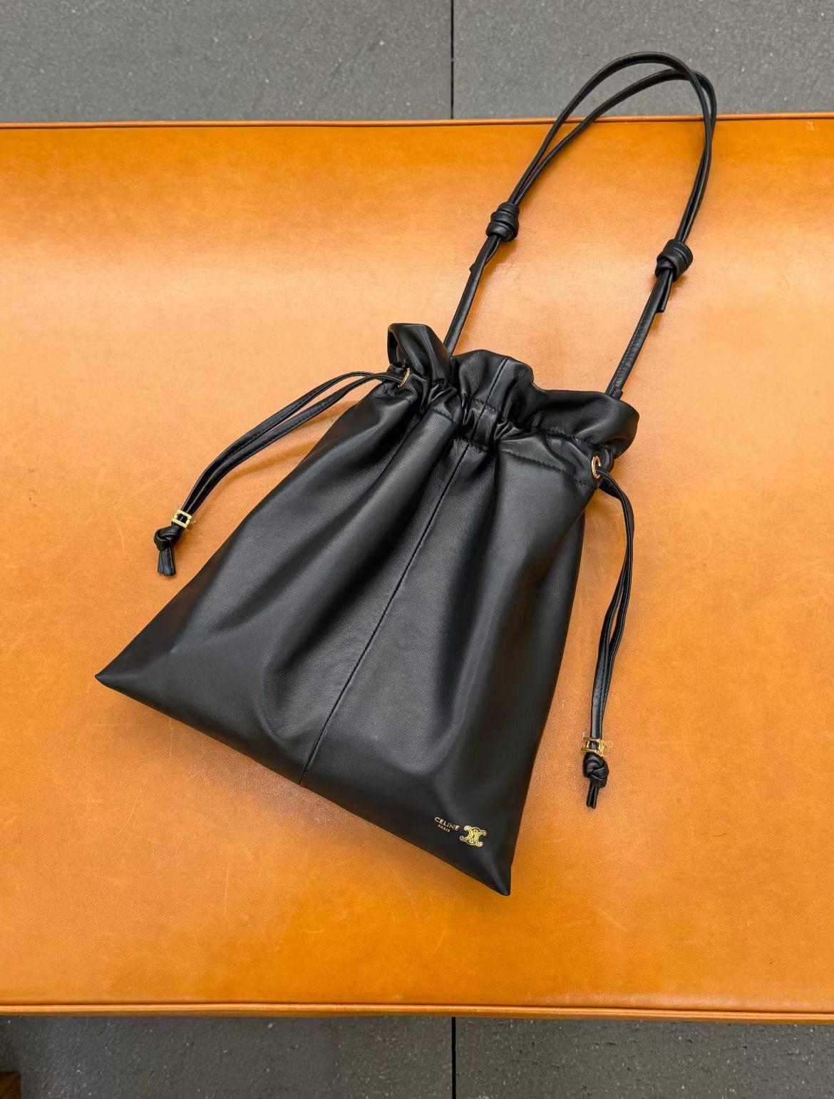 預購 💫💫💫 Celine 專櫃new CRYSTAL POUCH小號包