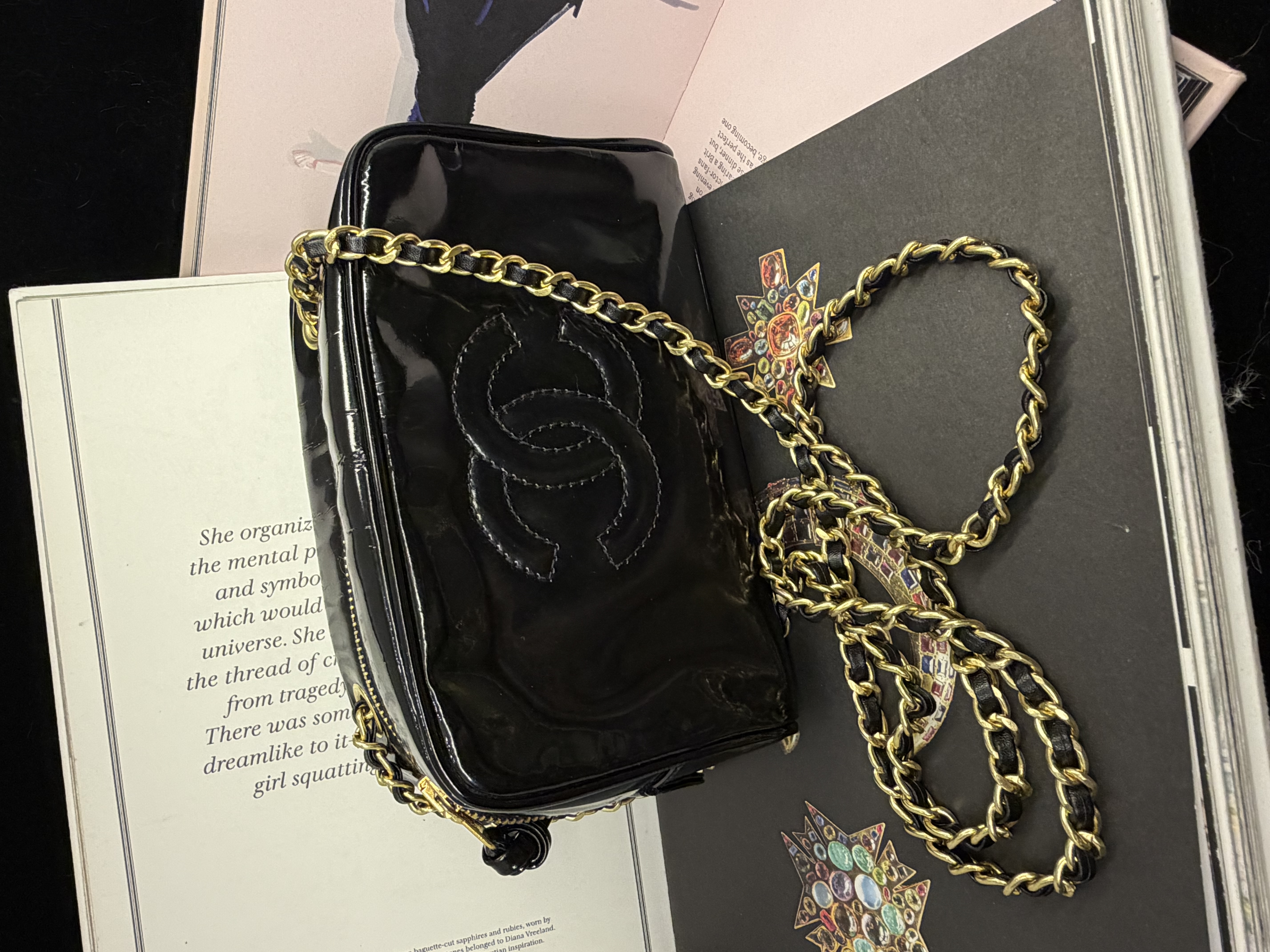 vintage chanel cc patent leather vanity bag