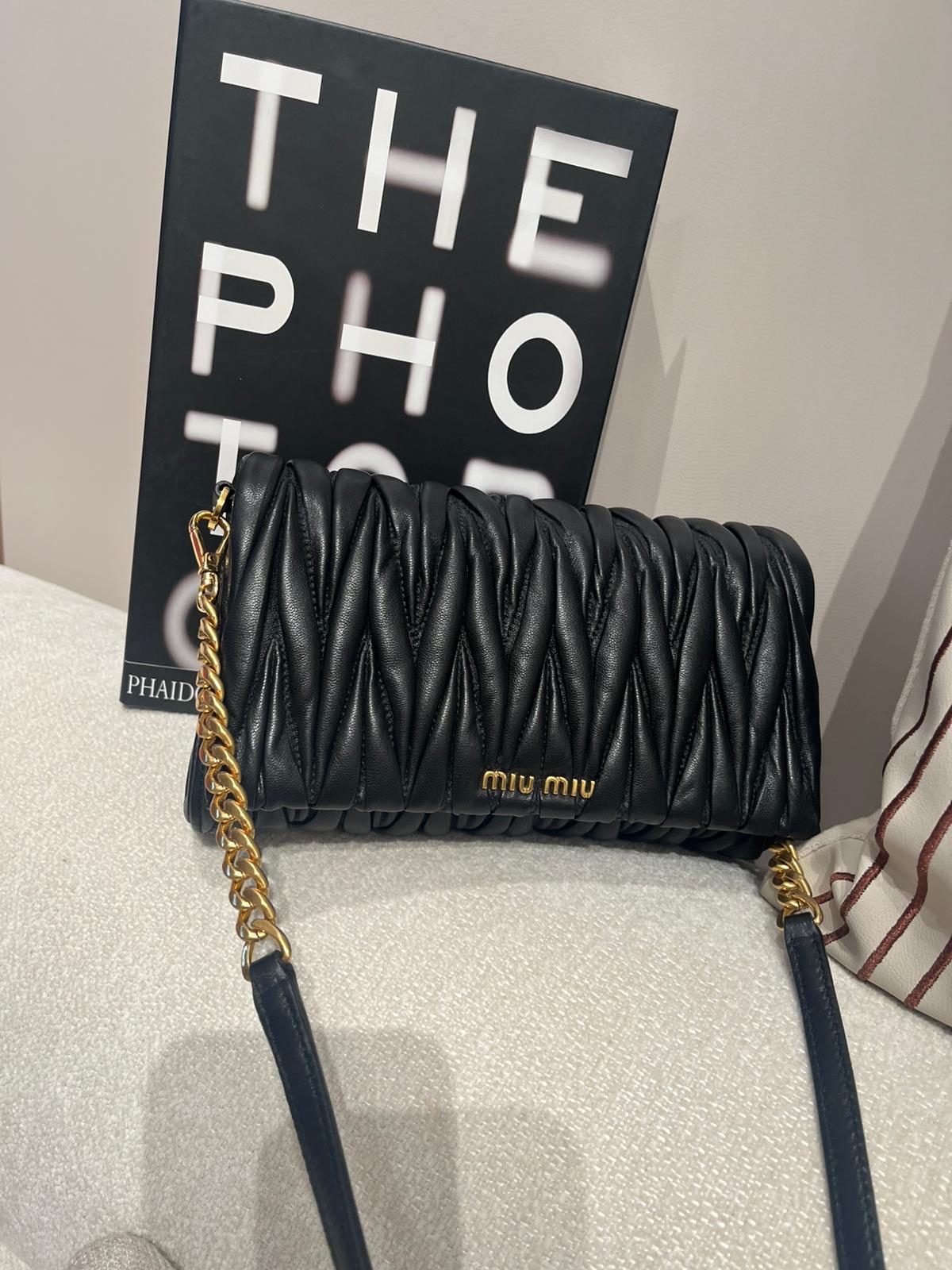 MIU MIU SHOULDER BAG 黑金斜孭袋 ,100%Authentic,98%new✅box 