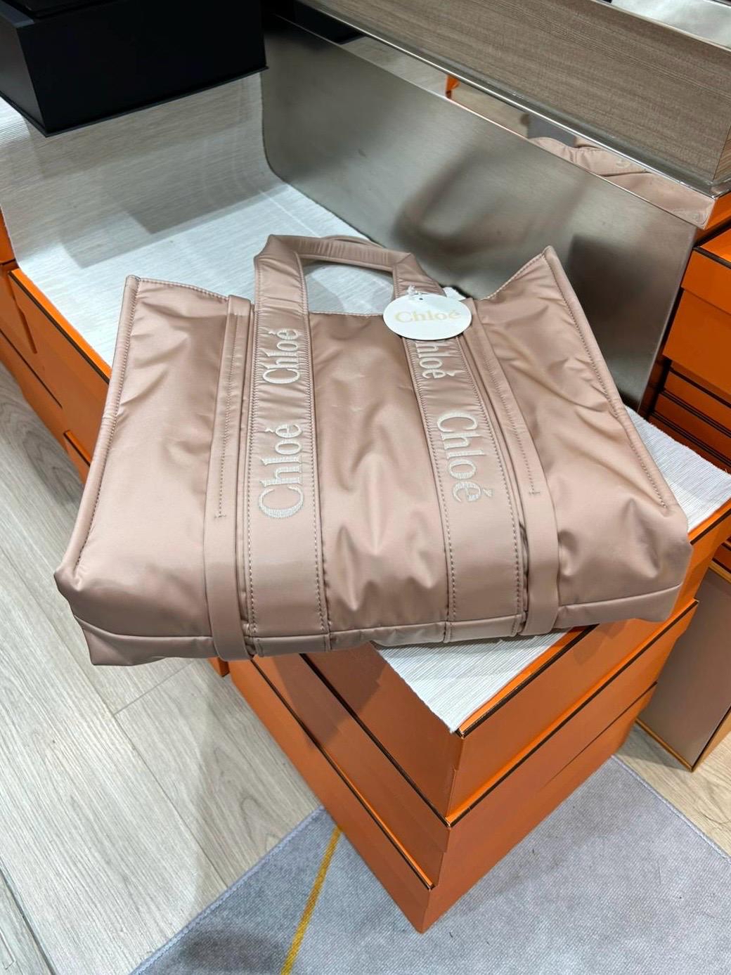 Chloe Woody Medium Nylon100%Authentic, Unused ✅tap ✅ certificate ✅Dust bag