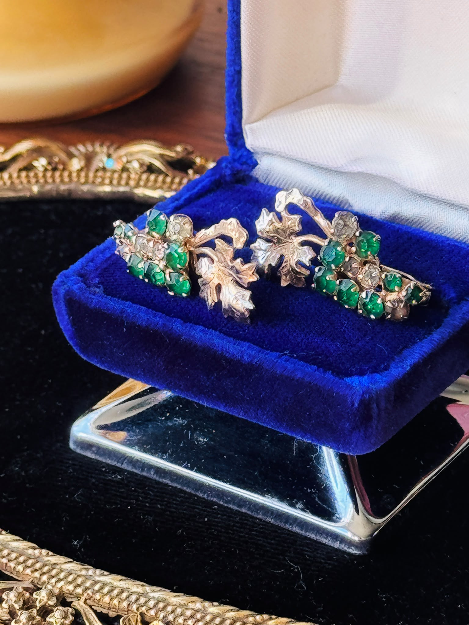 Vintage 1950s Festive Grapes Clip Earrings（MT2155）