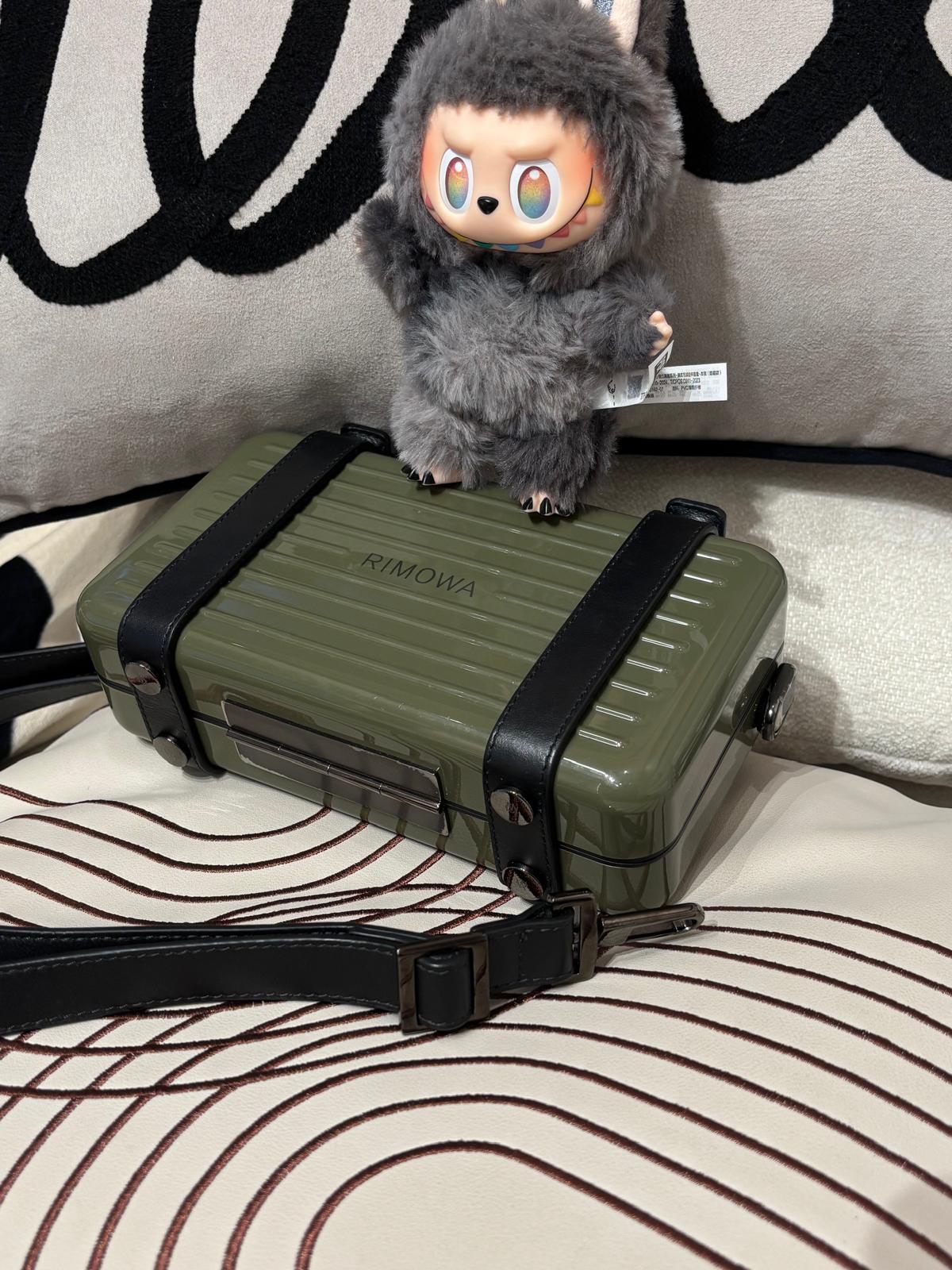 Rimowa Polycarbonate Crossbody Bag 100%Authentic, 95%New ✅Strap