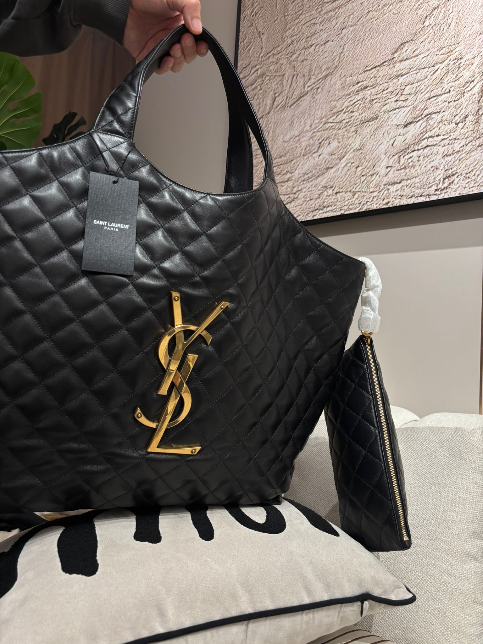 未使用品Ysl Icare Maxi Tote bag 100%Authentic, Unused ✅Tag ✅Dust bag