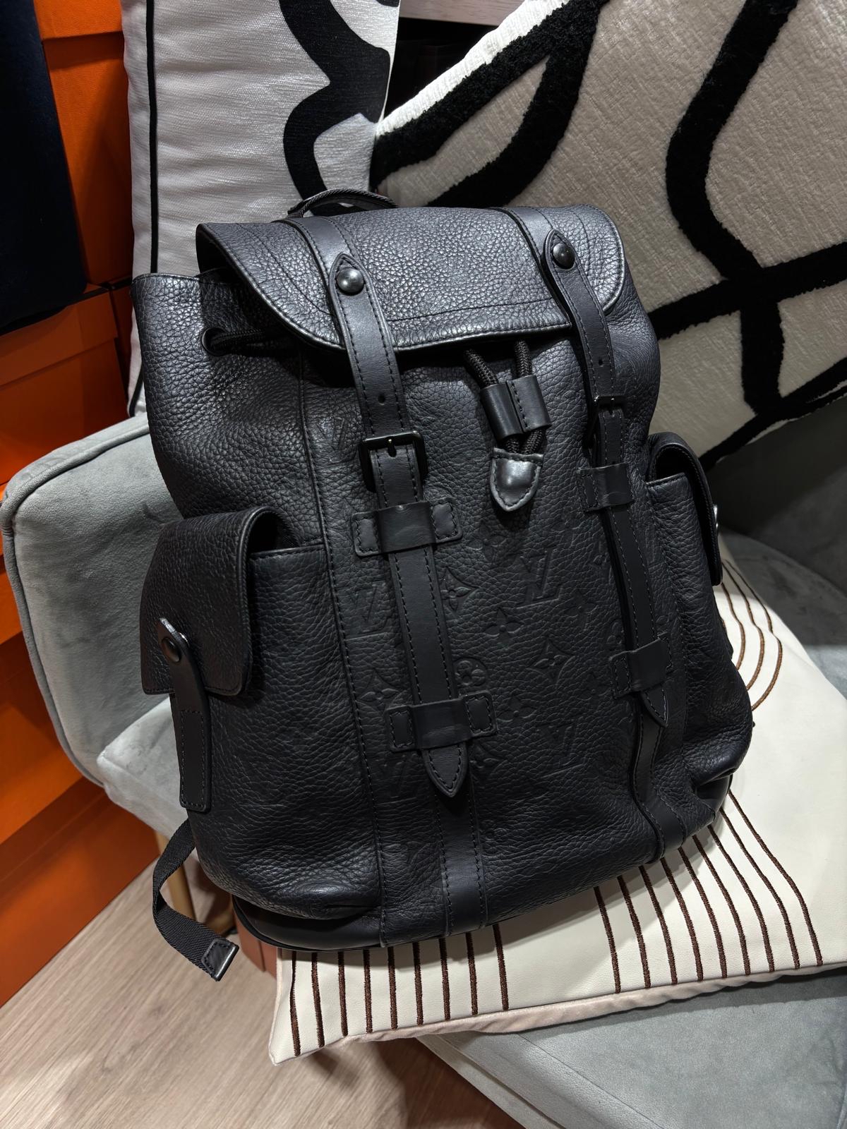 LV Christopher PM Backpack calfksin 黑色牛皮 100%Authentic,95%new ✅dust bag 