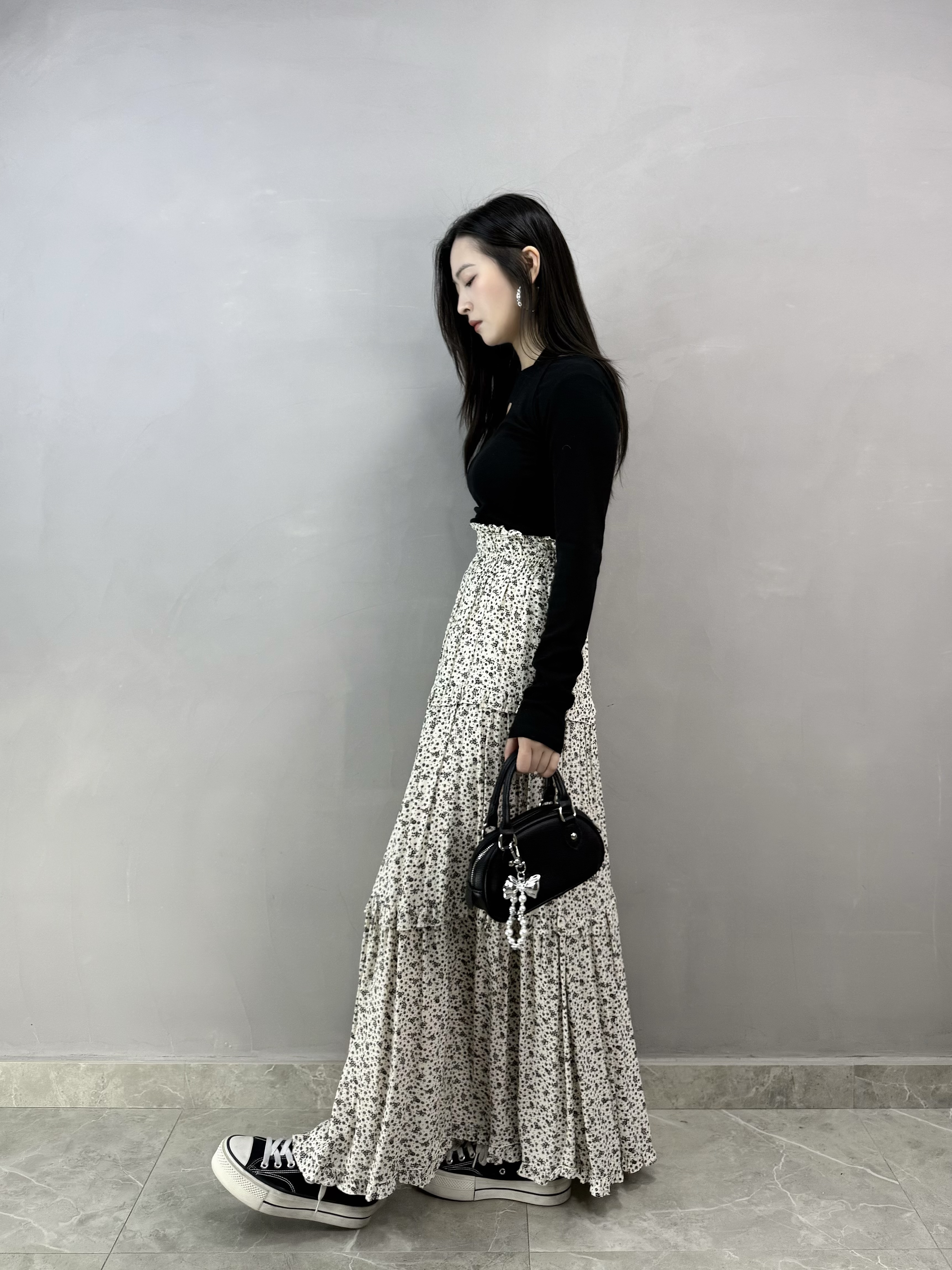 I85 設計感U領暗紋Tee