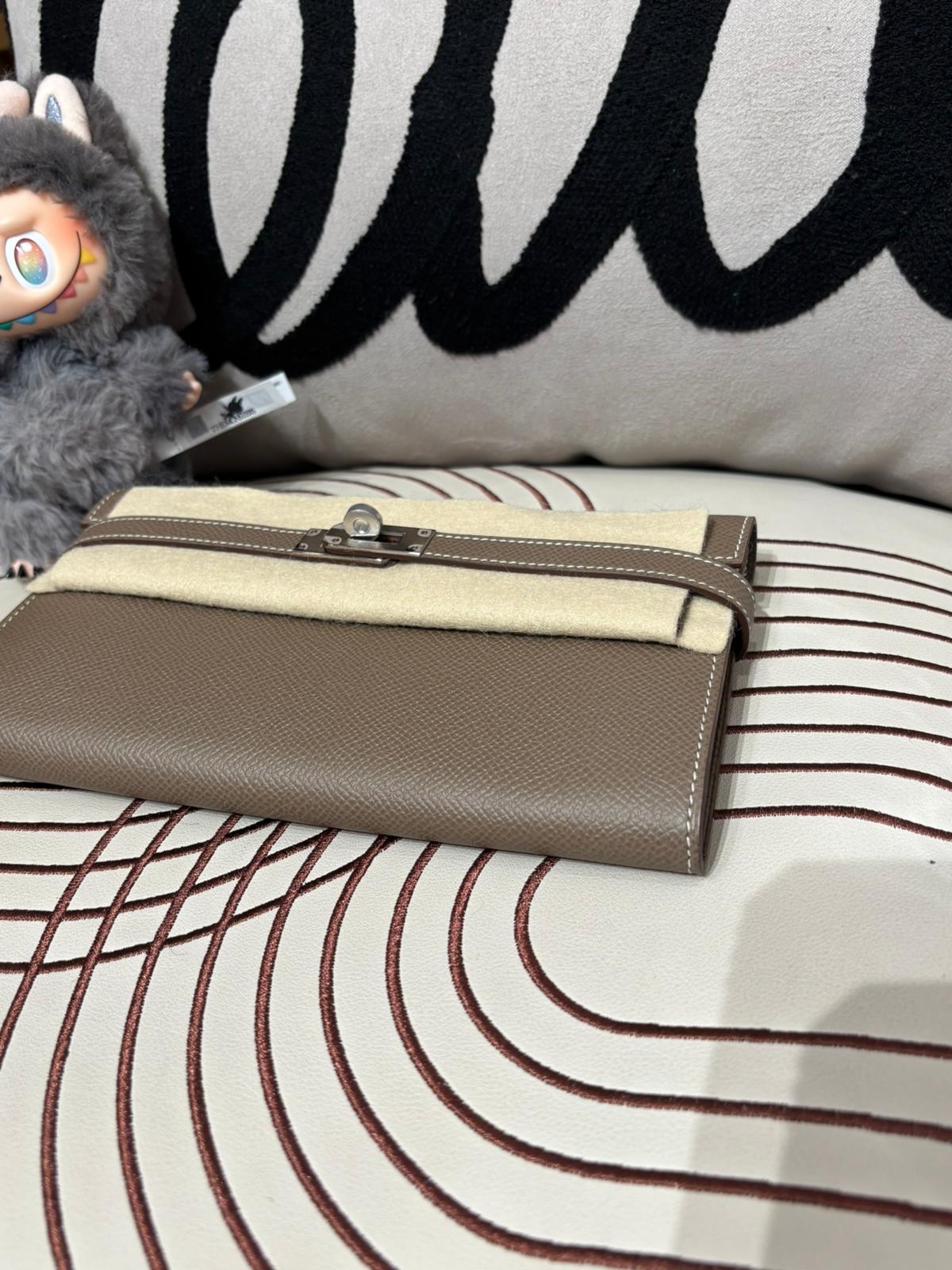 Hermes Kelly Wallet Stamp C Etoupe 大象灰銀扣 100%Authentic, 全新未使用品 ✅Box