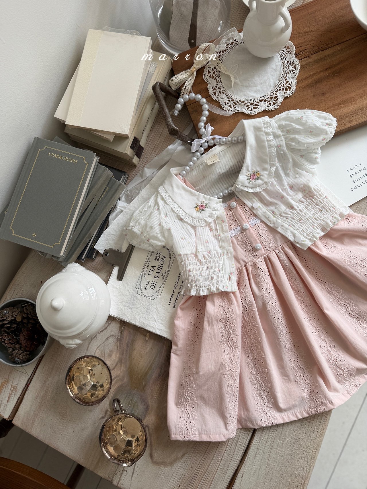 ☀️預訂 韓國直送☀️🇰🇷Marron兩色蕾絲提花花邊吊帶連身裙