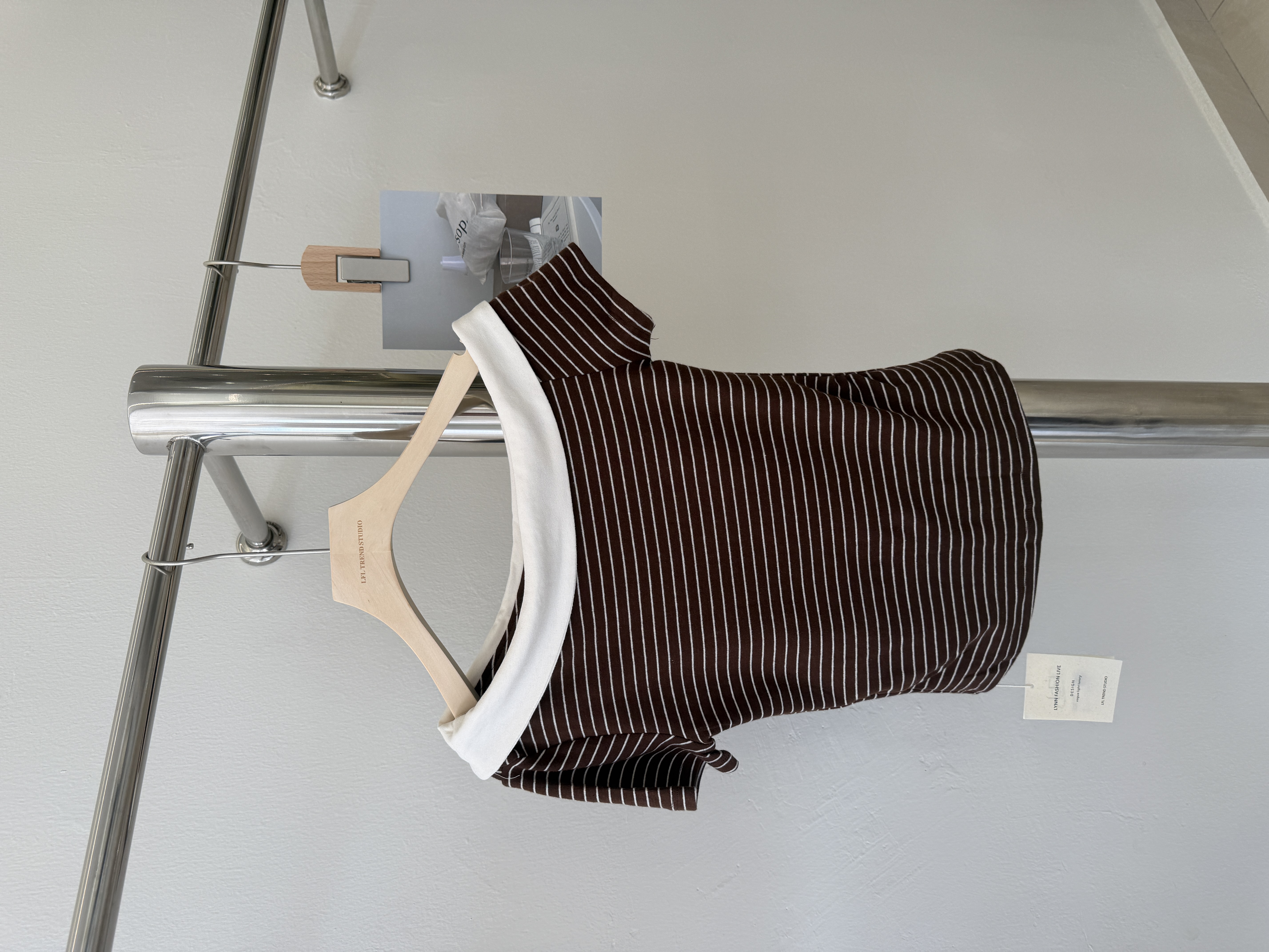 6564 爆款设计感斜肩条纹上衣