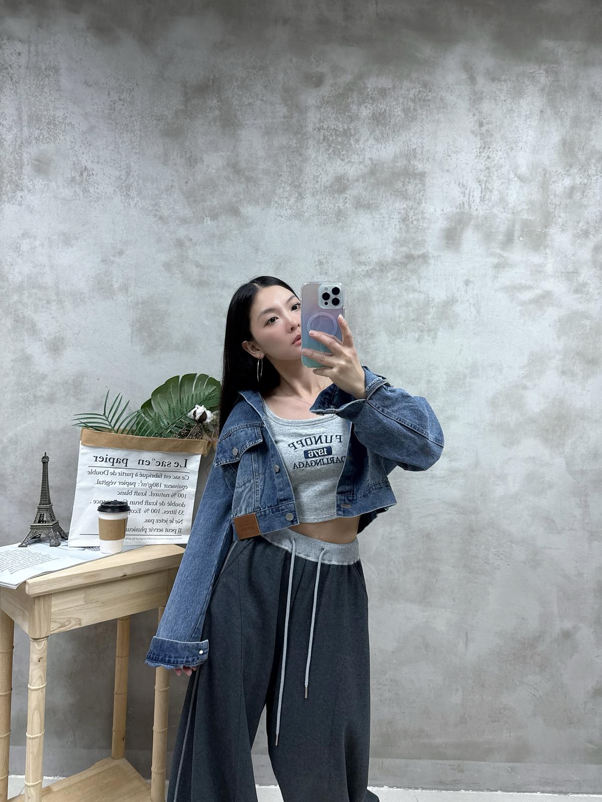 B01 刺繡字方領Bra top