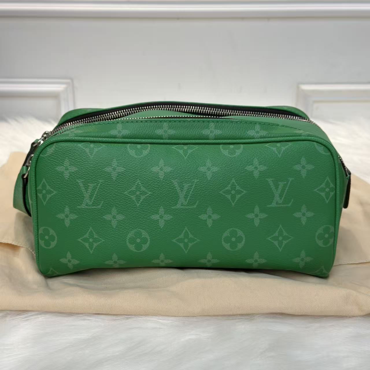 LOUIS VUITTON Dopp Kit 老花滿印拉鍊開合 帆布拼皮革 收納包洗漱包 男款 