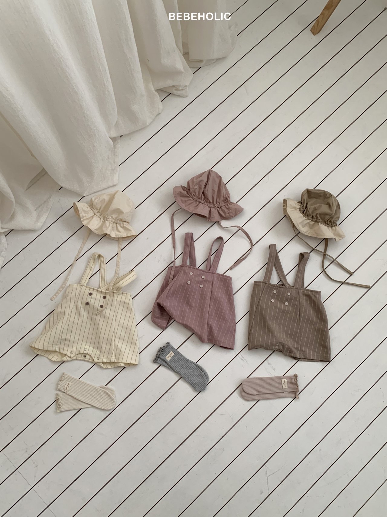 🌸預訂 韓國直送🌸🇰🇷BEBEHOLIC三色縫線條紋吊帶連身褲