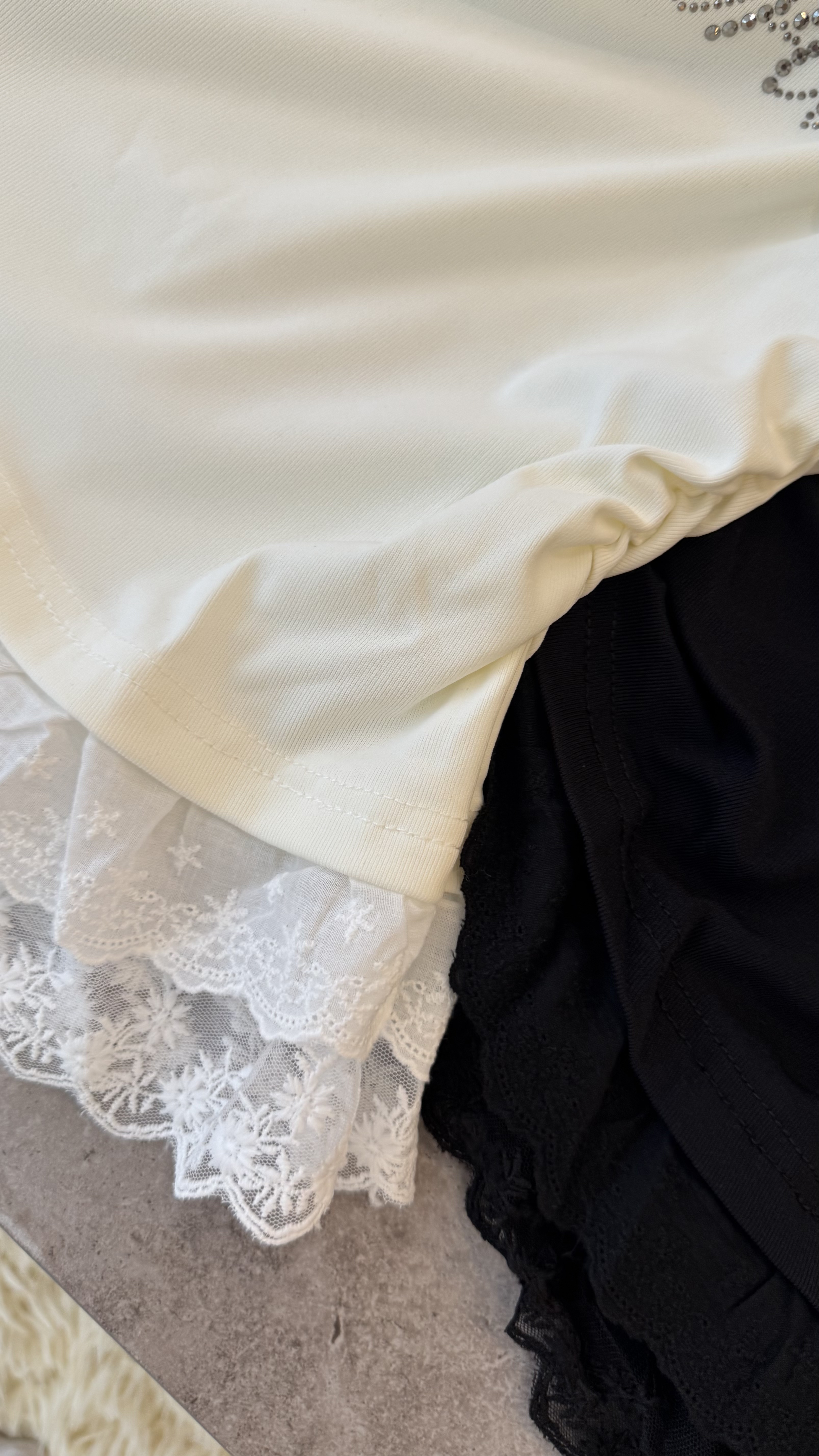 小众个性露肩蕾丝拼接 ｜CN01238516