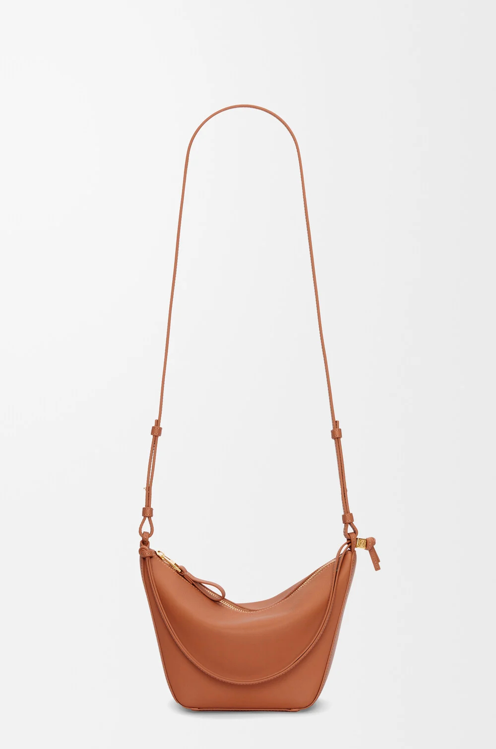 限時優惠🌼經典款✨訂貨🍒Loewe mini hammock hobo  Size 28x17x9.5cm 另有長肩帶可做斜孭