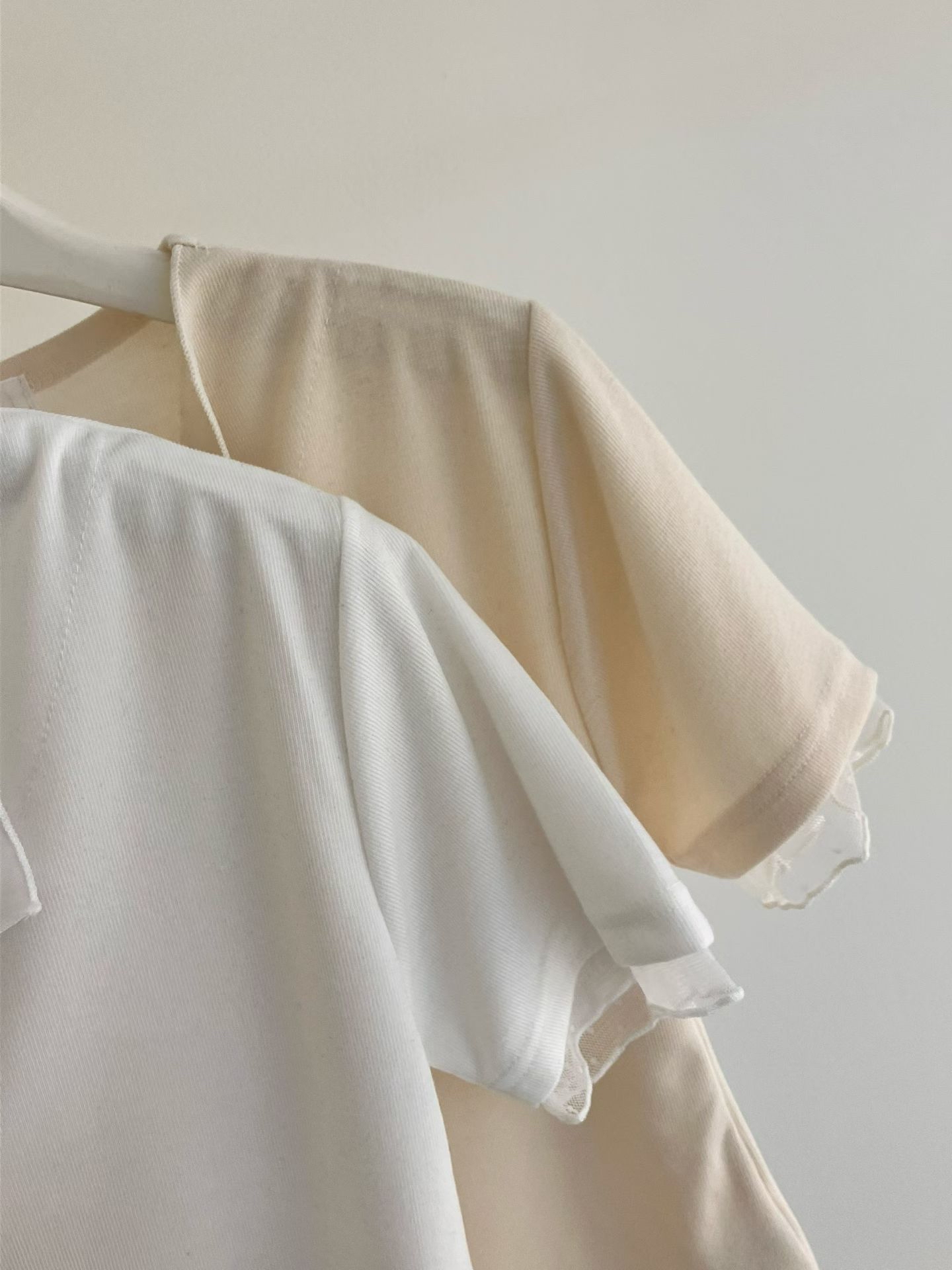 HA23 開襟V領袖口拼接蕾絲上衣