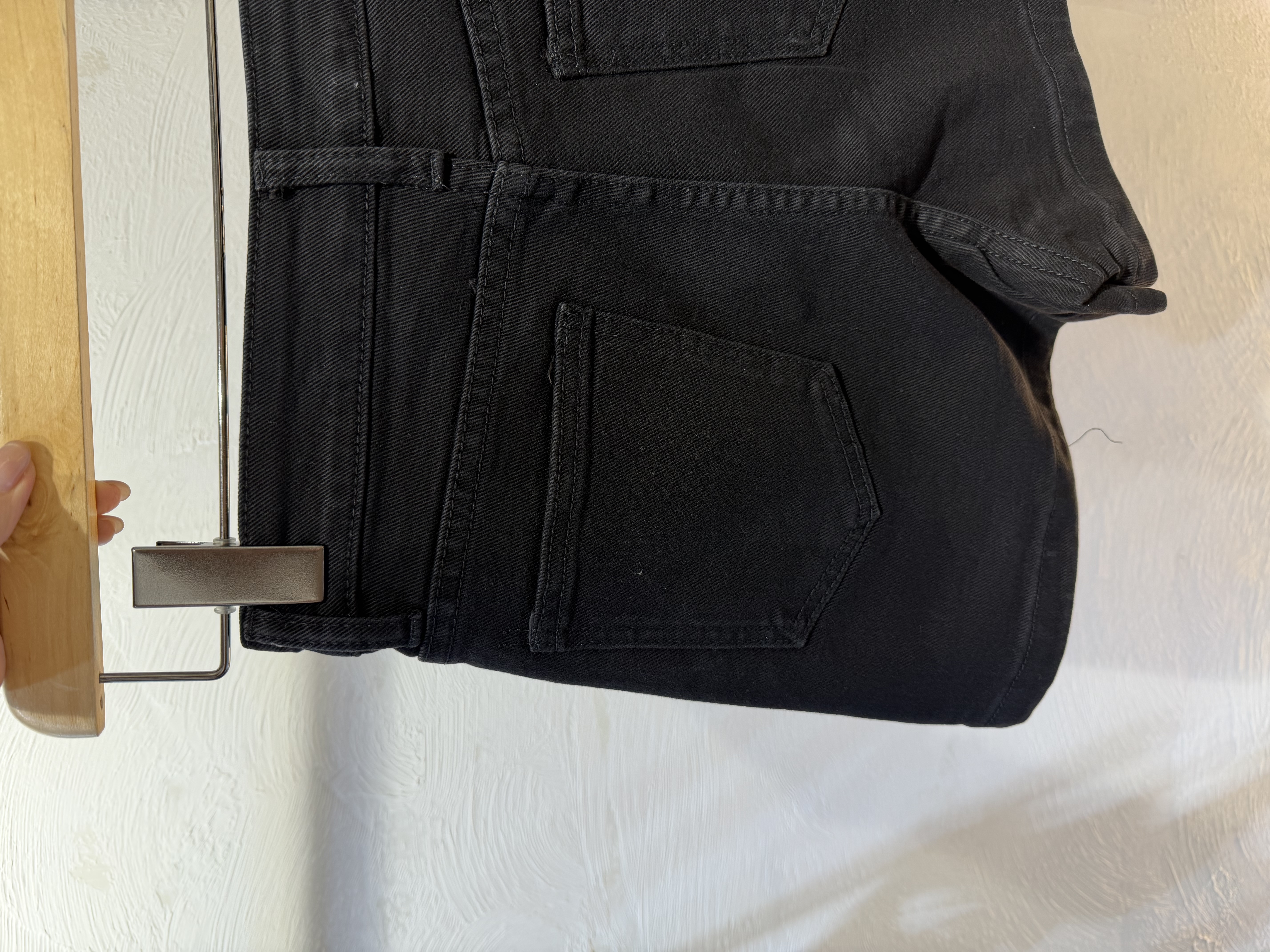 😱超癲清貨😱黑色牛仔短裙褲