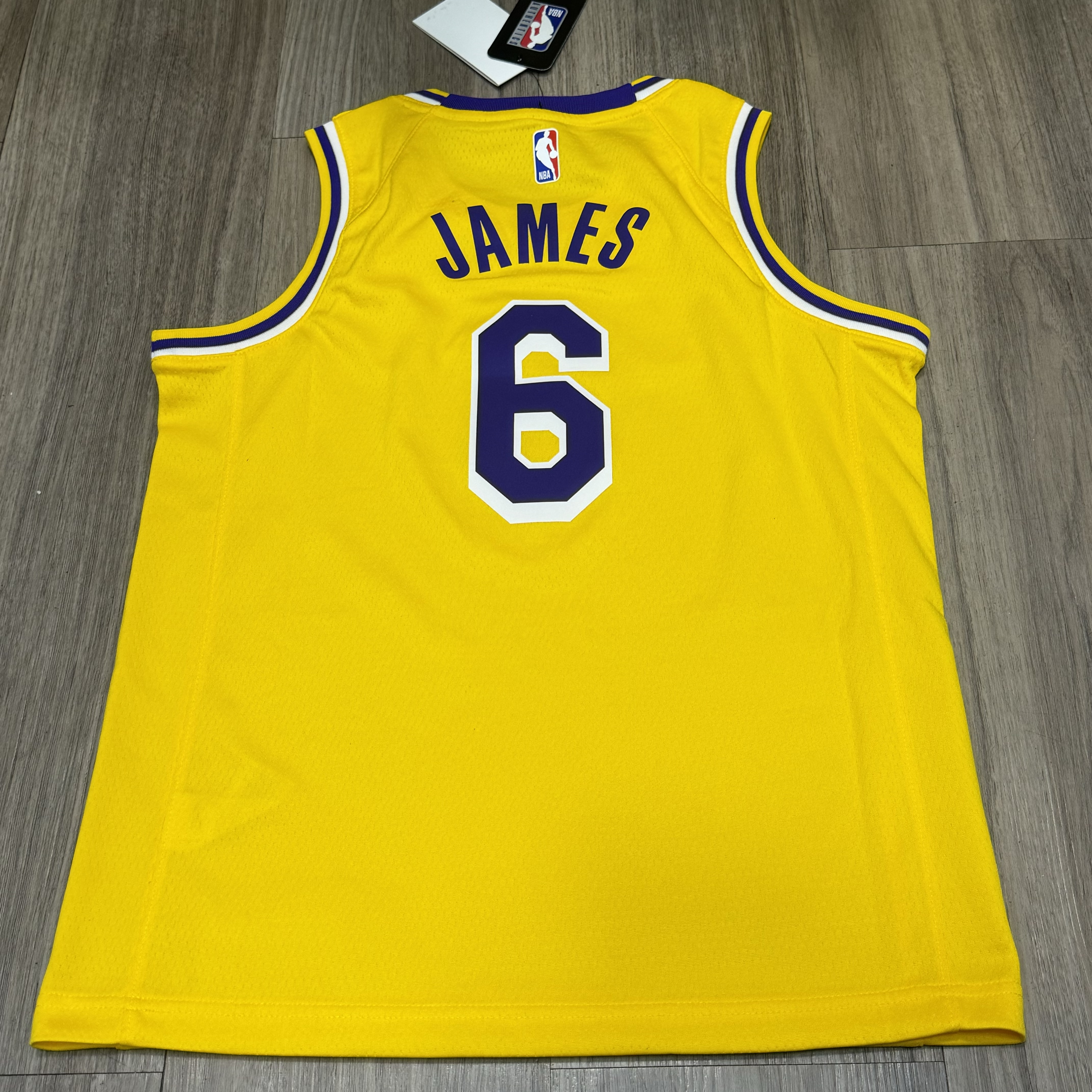 (Youth size)Lakers home shirt #6 James (Bnwt)