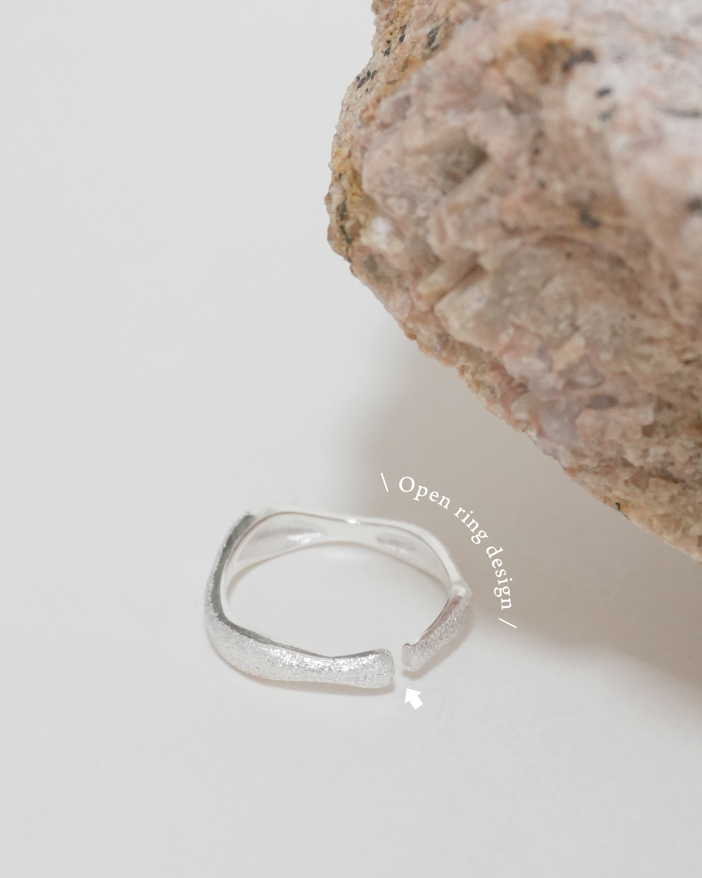 Sleek Flow Ring