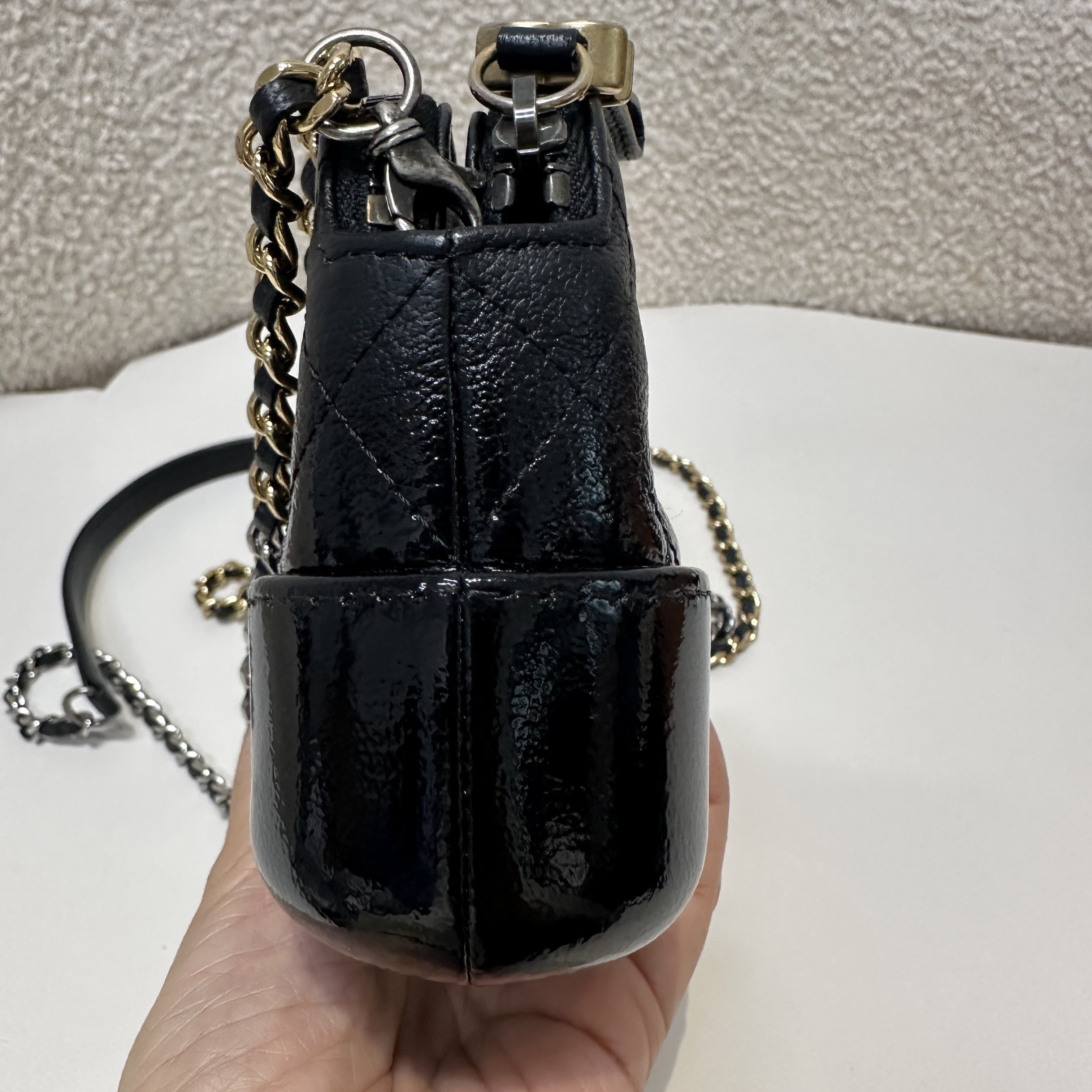 【預訂貨品】Chanel mini 黑金流浪包