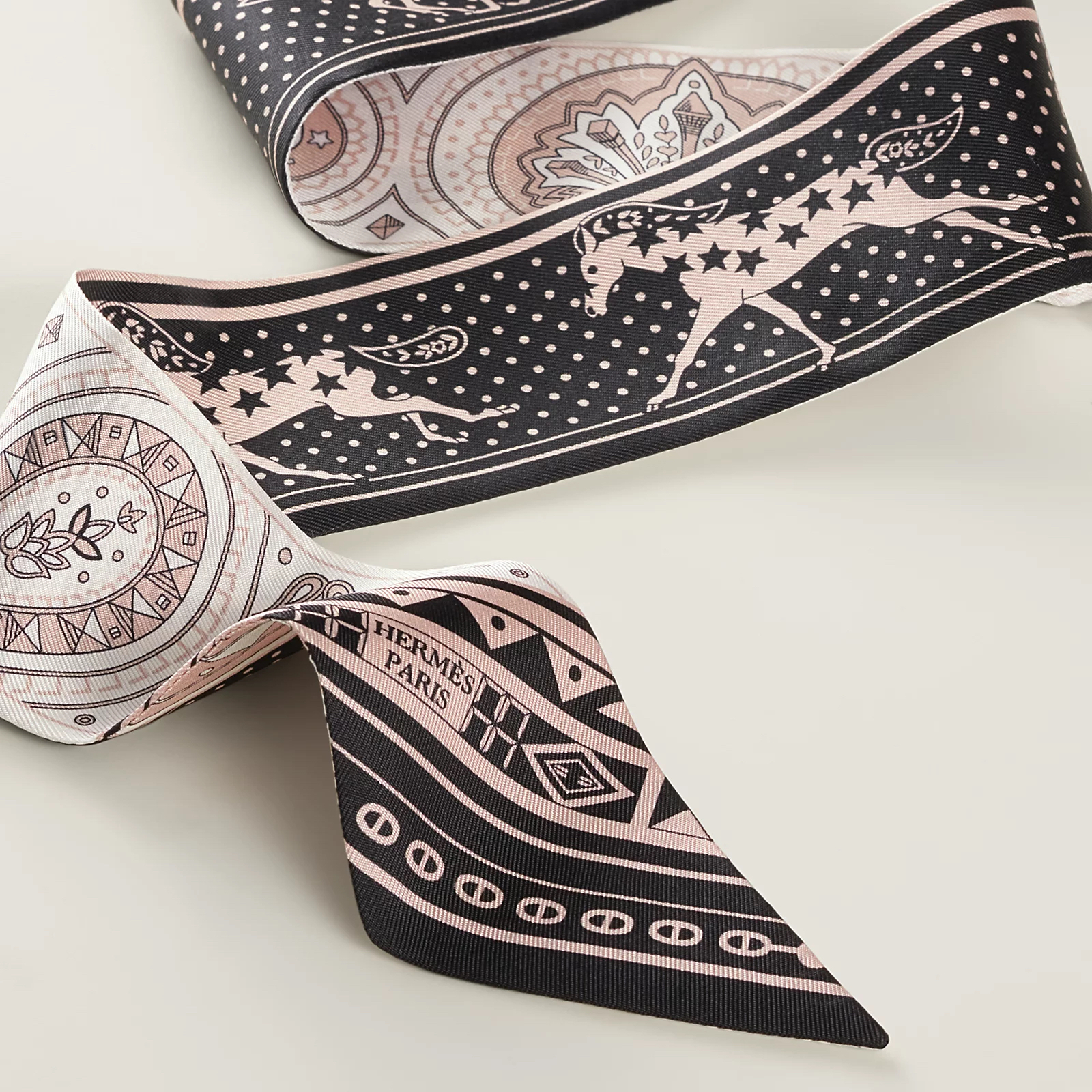 Hermès 全新🆕 100%絲 Cheval de Coeur Bandana圖案 Twilly