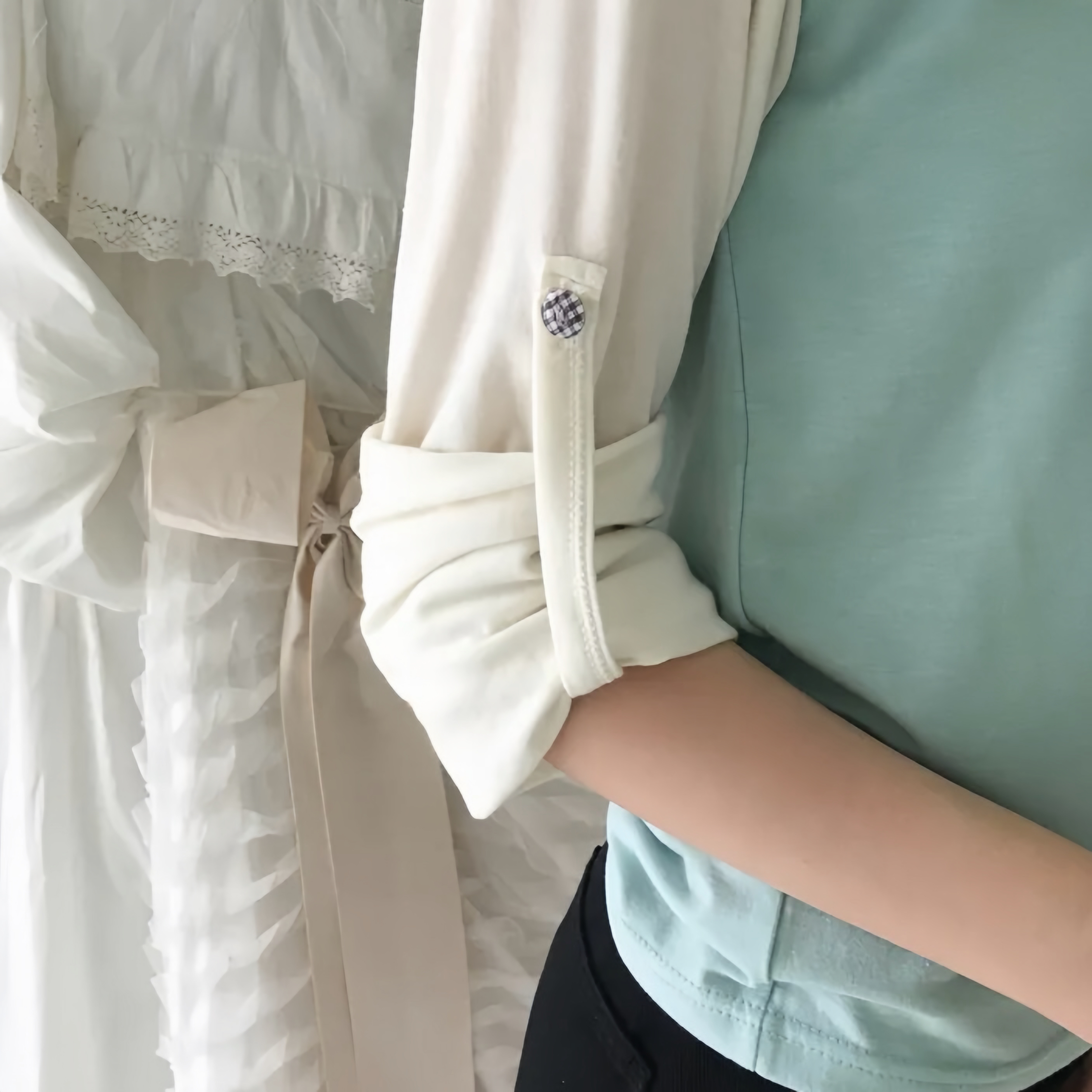 Roll-up Raglan Contrast Top