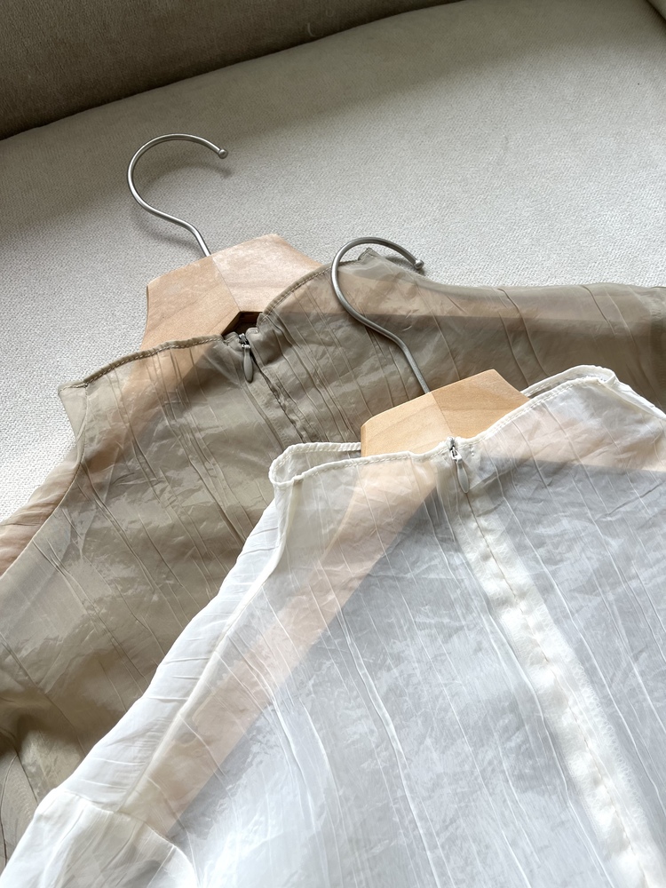 Airy Sheer Crinkle Top (Brown)