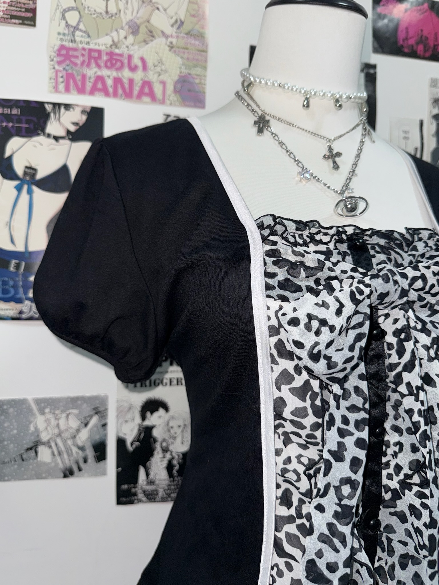 Contrast Piping Square Neck Blouse with Leopard Mesh