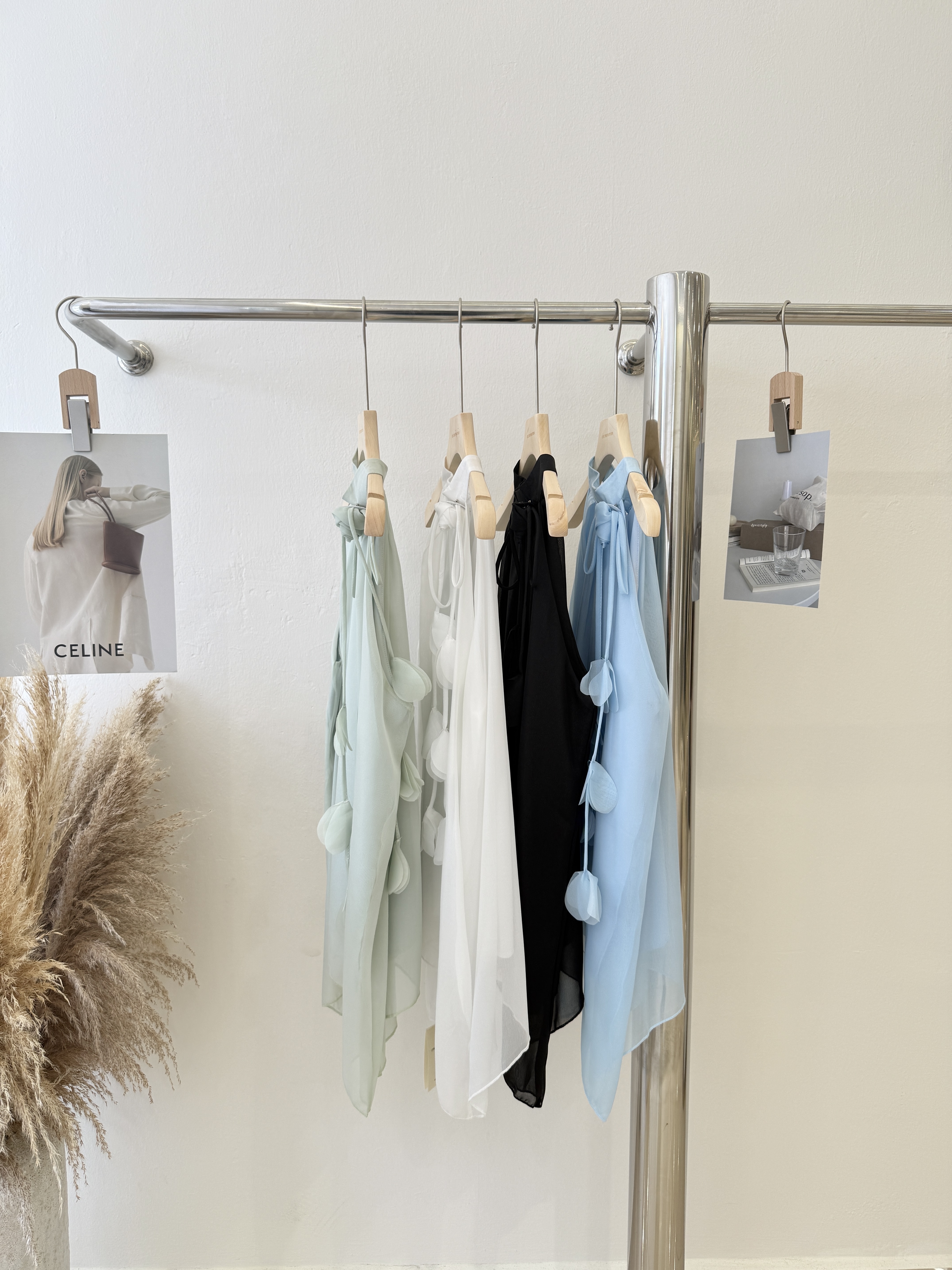 6926 立体花朵飘带挂脖雪纺衫