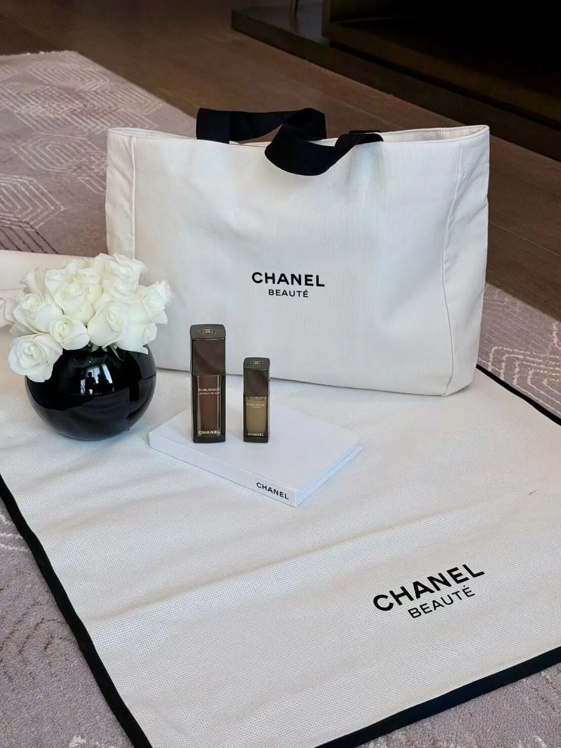 Chanel Beauty 2026 贈品米白色大Tote Bag+沙灘巾套裝